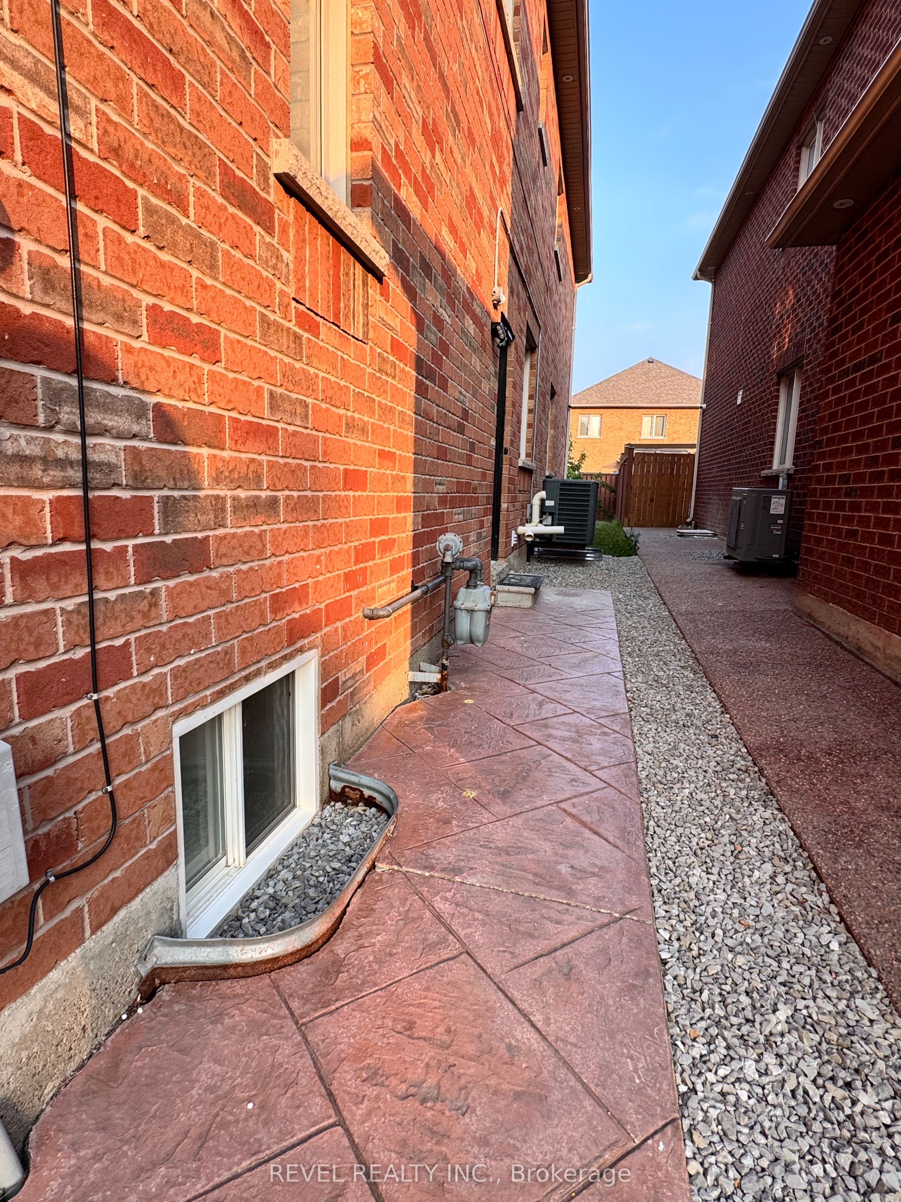 MLS #W12366367 image #1