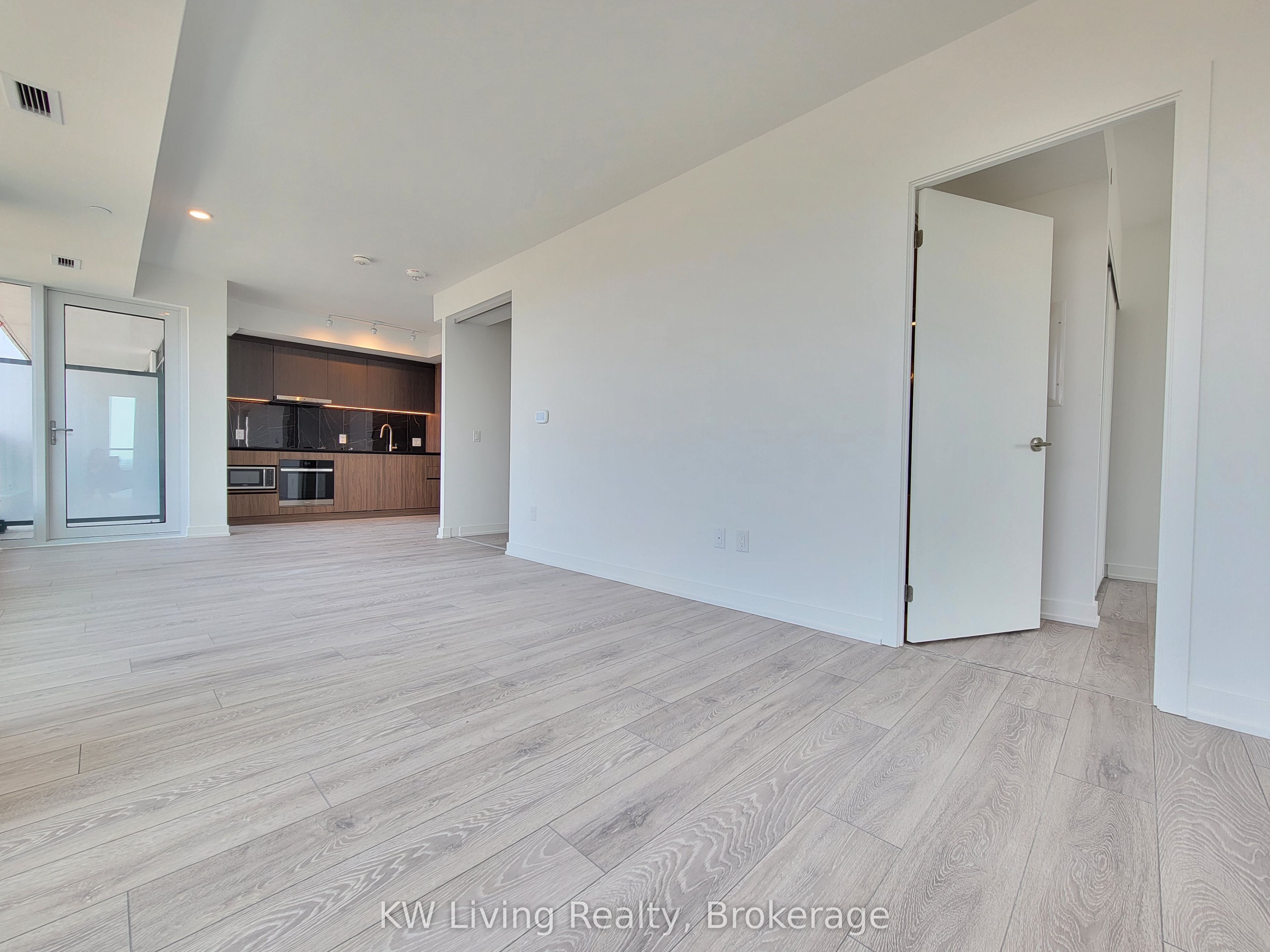 MLS #W12366843 image #10