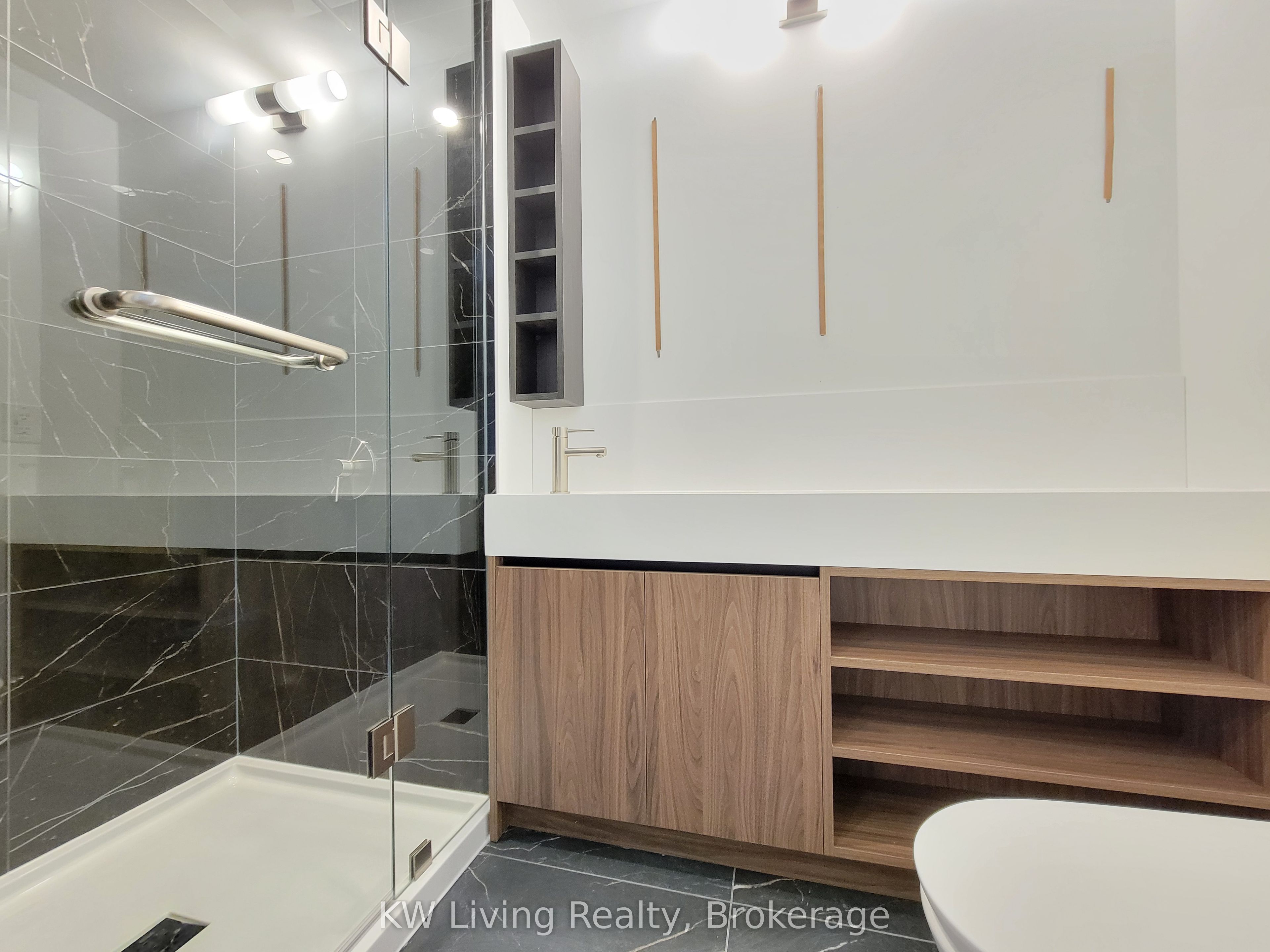 MLS #W12366843 image #16