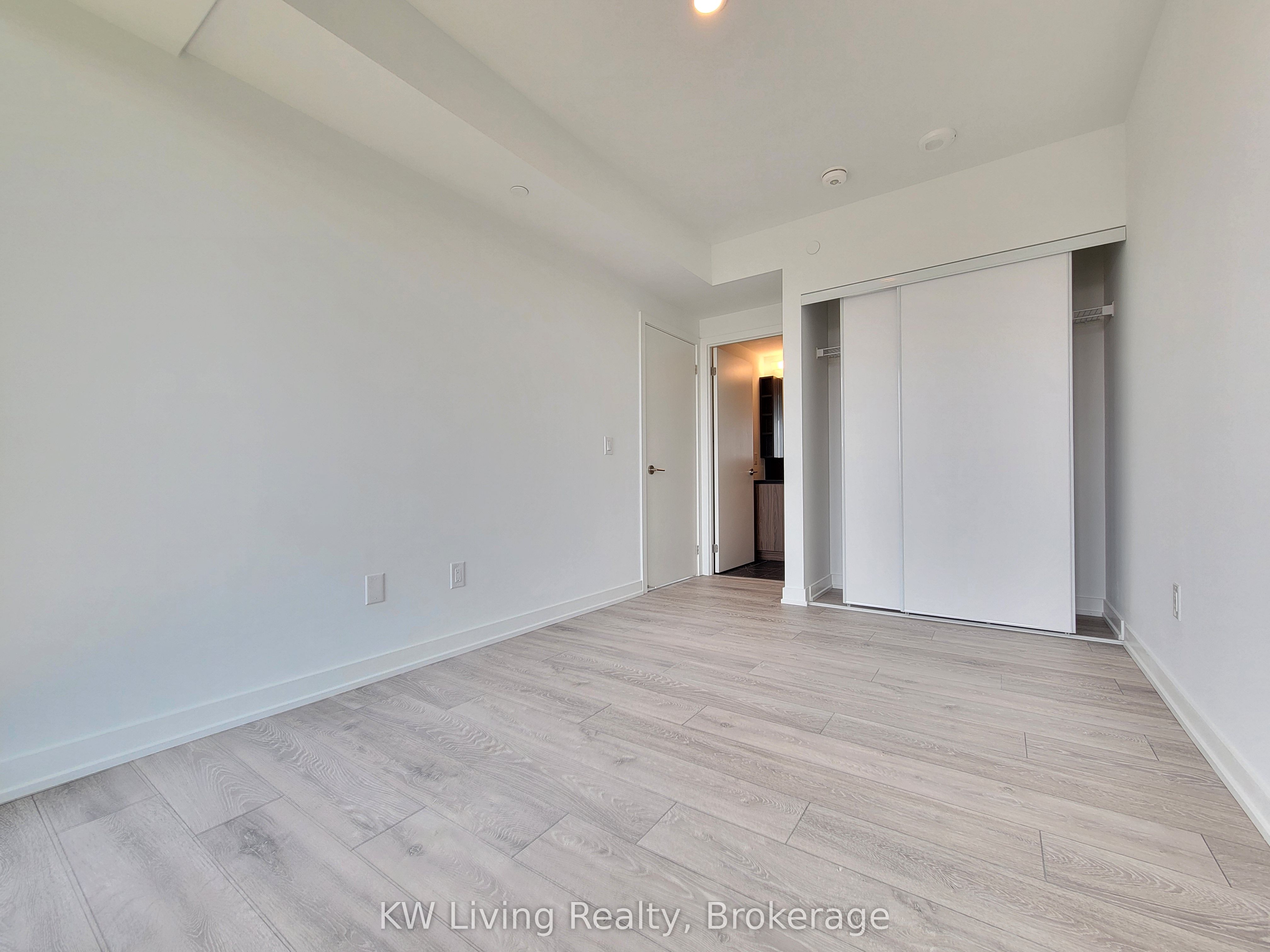 MLS #W12366843 image #2