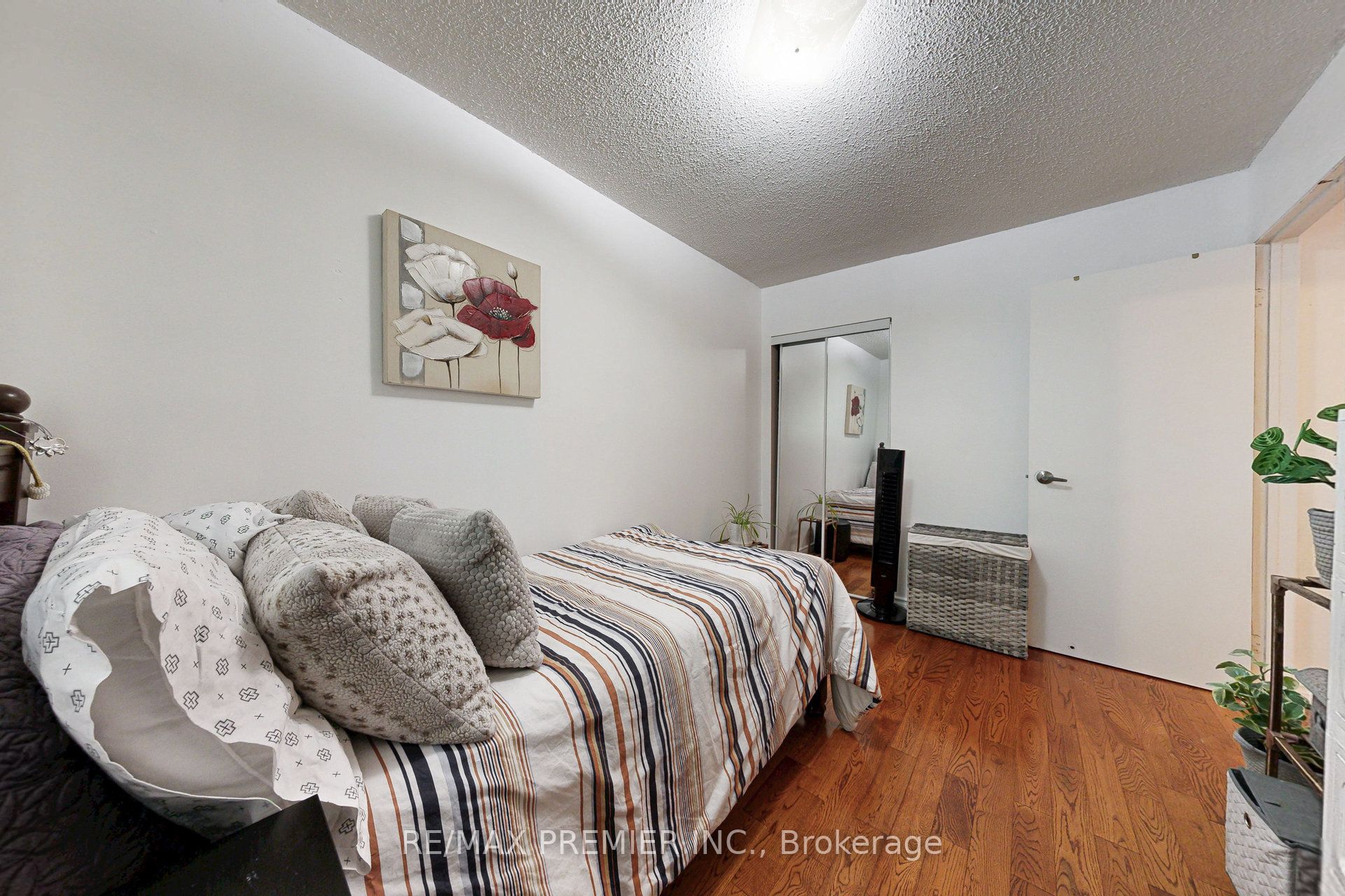 MLS #W12366886 image #15