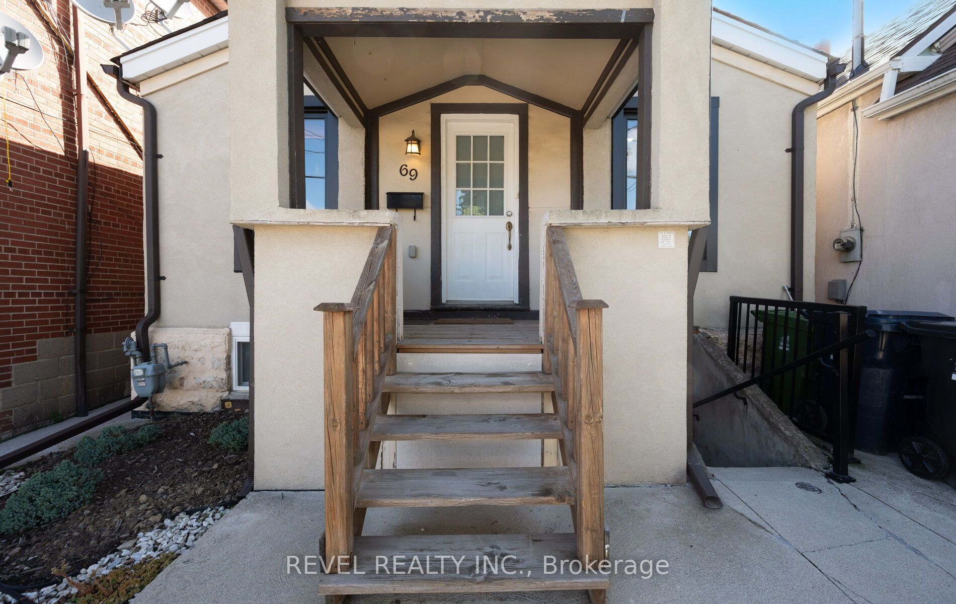 MLS #W12367303 image #2