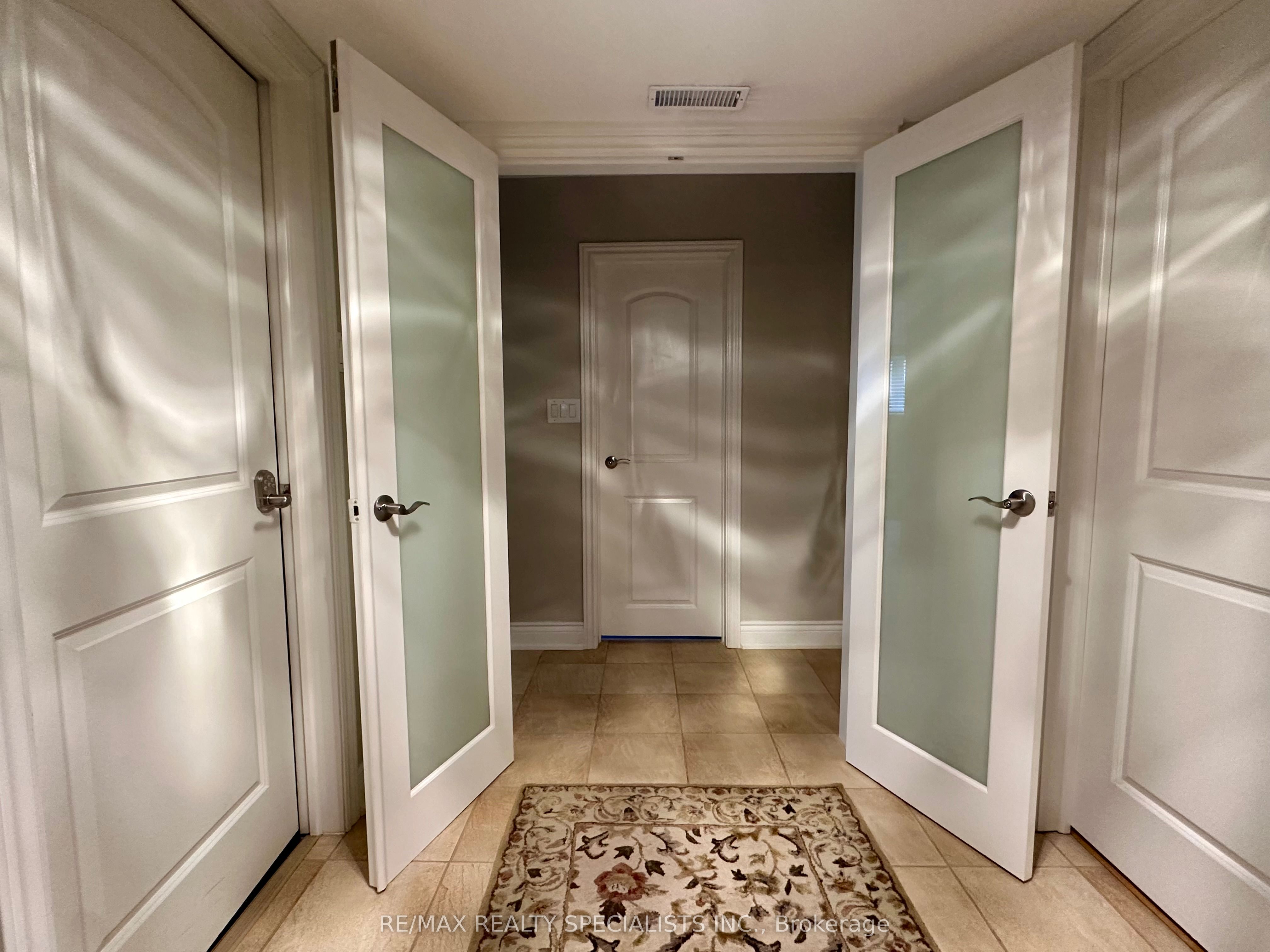 MLS #W12368041 image #3