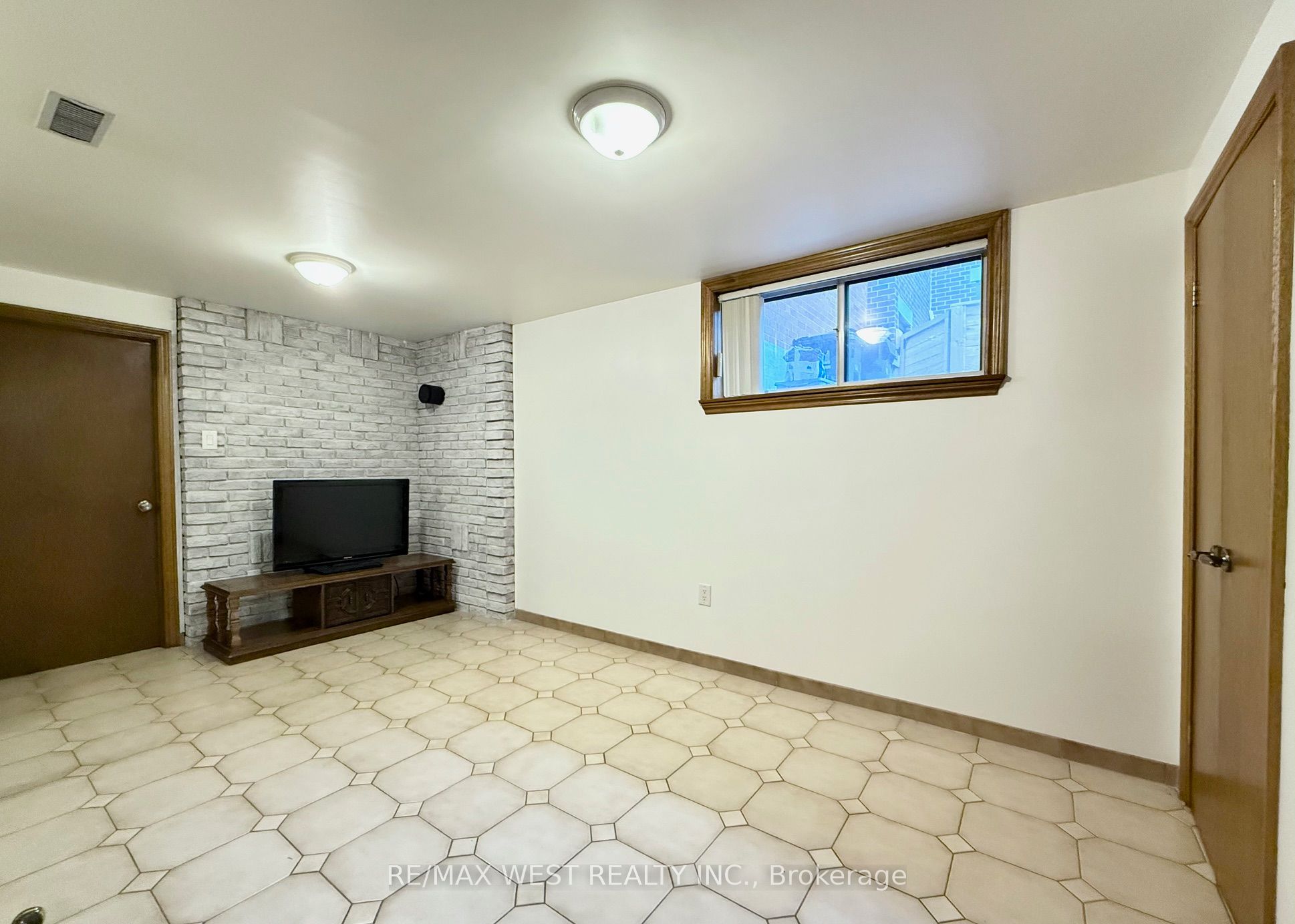 MLS #W12368492 image #2