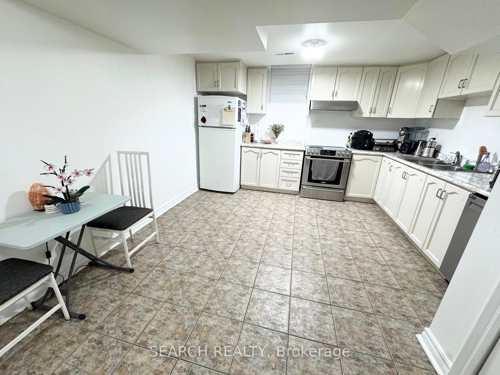 MLS #W12369263 image #6