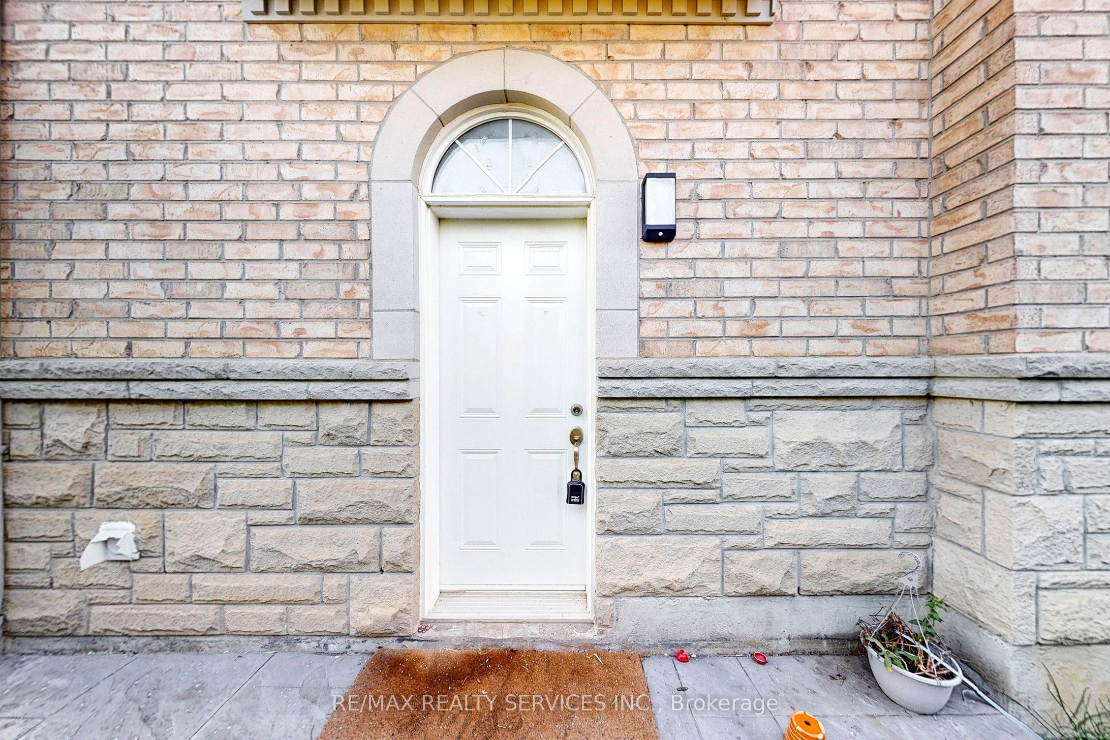 MLS #W12369271 image #2