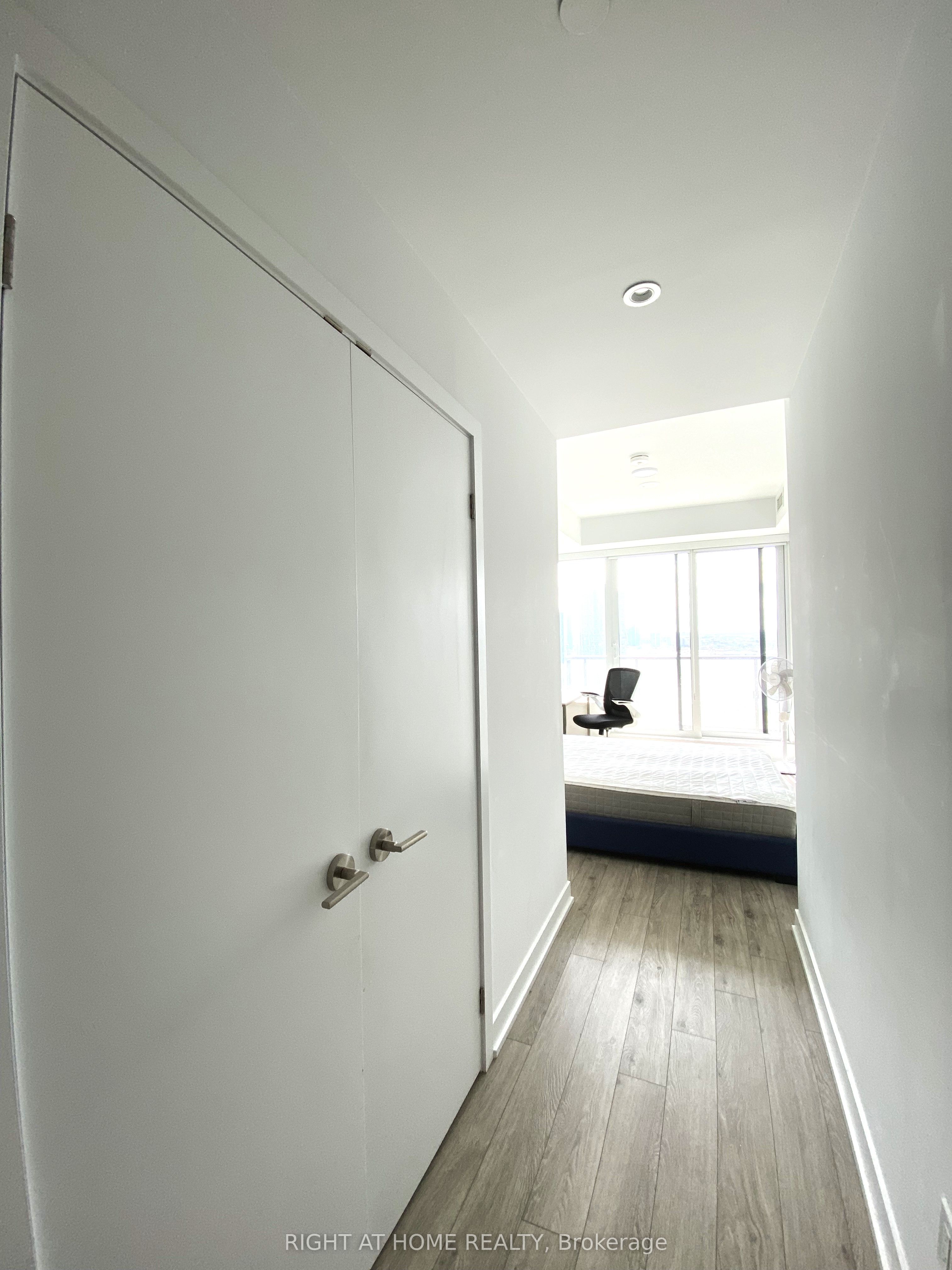 MLS #W12369575 image #4