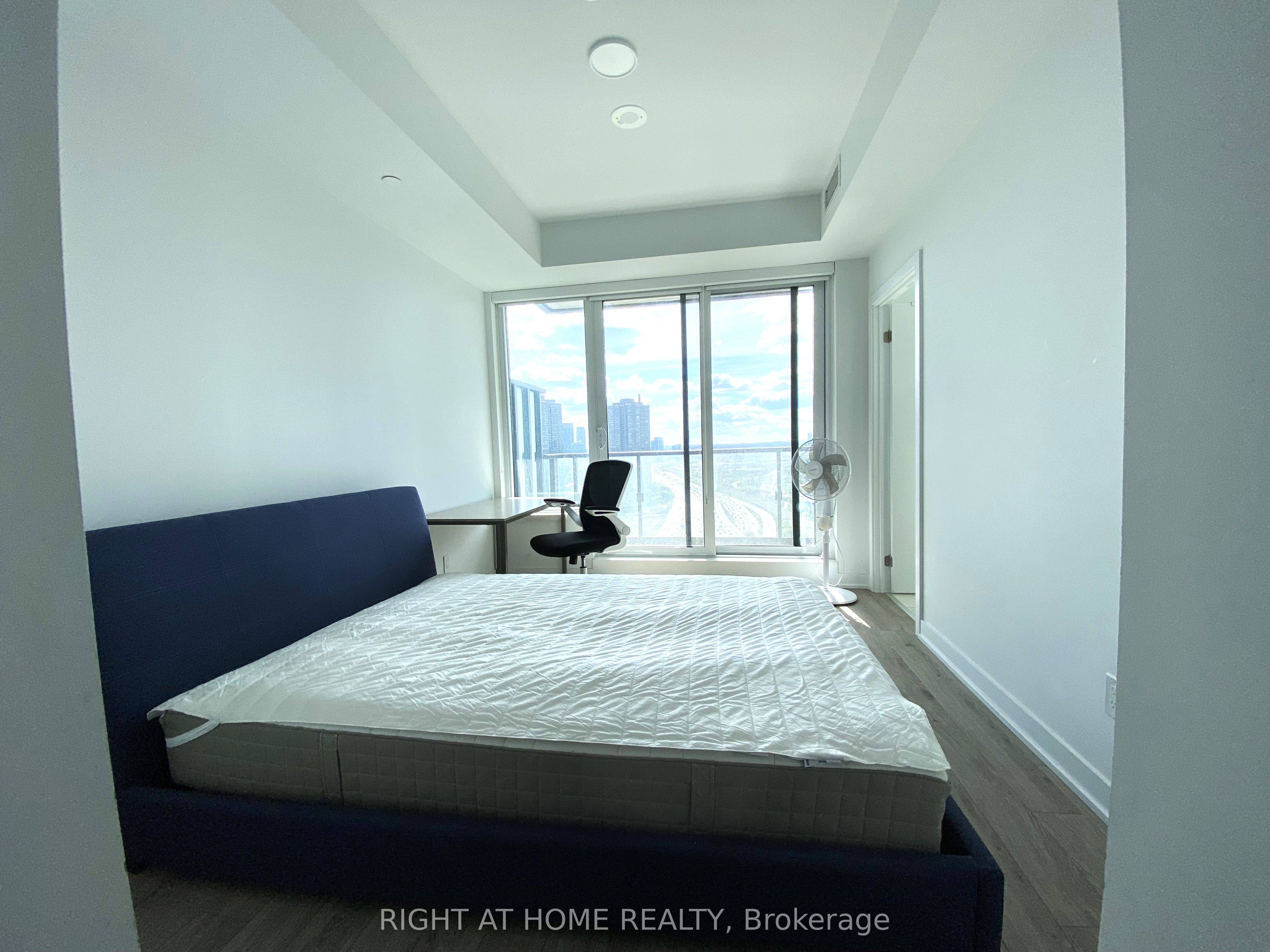 MLS #W12369575 image #5