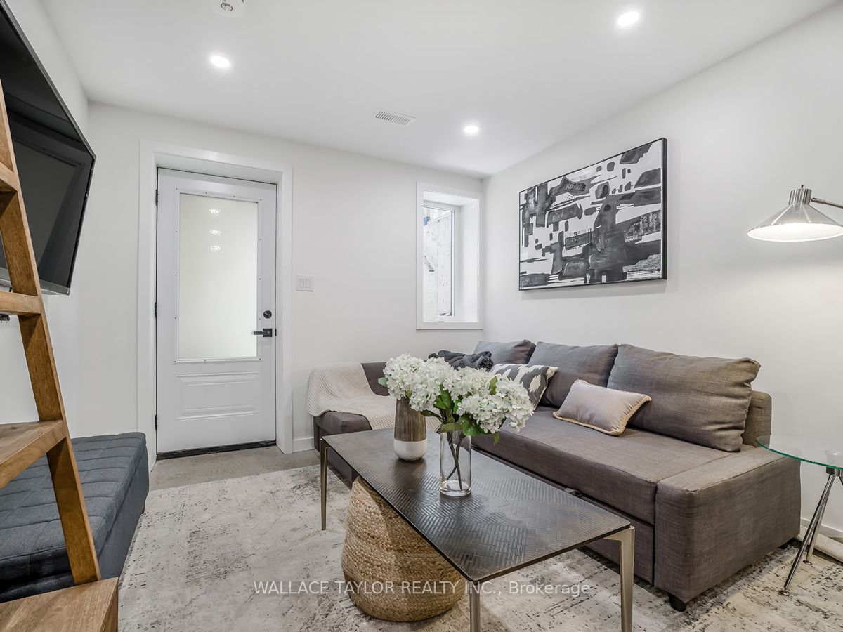 MLS #W12369810 image #1