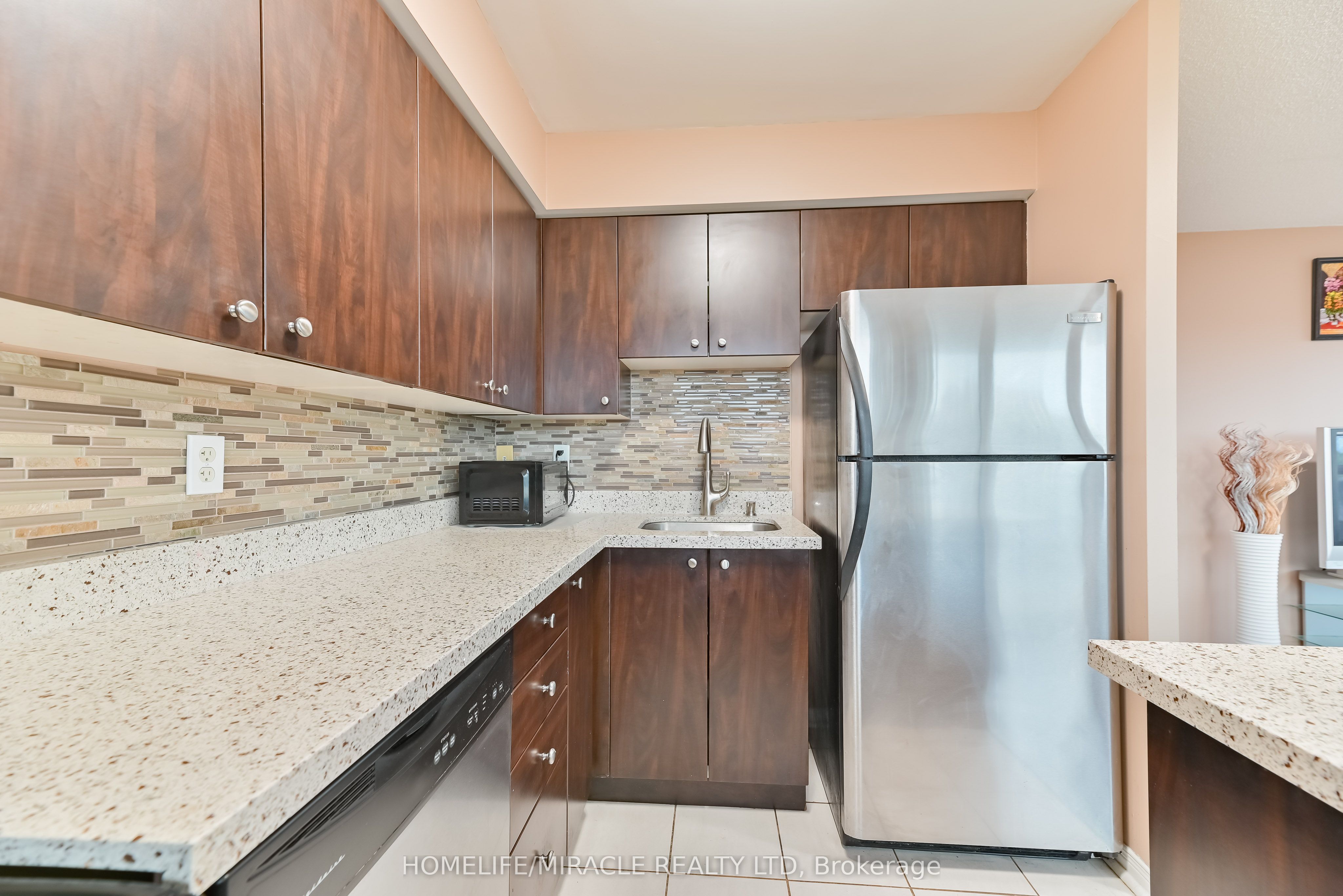 MLS #W12371737 image #14