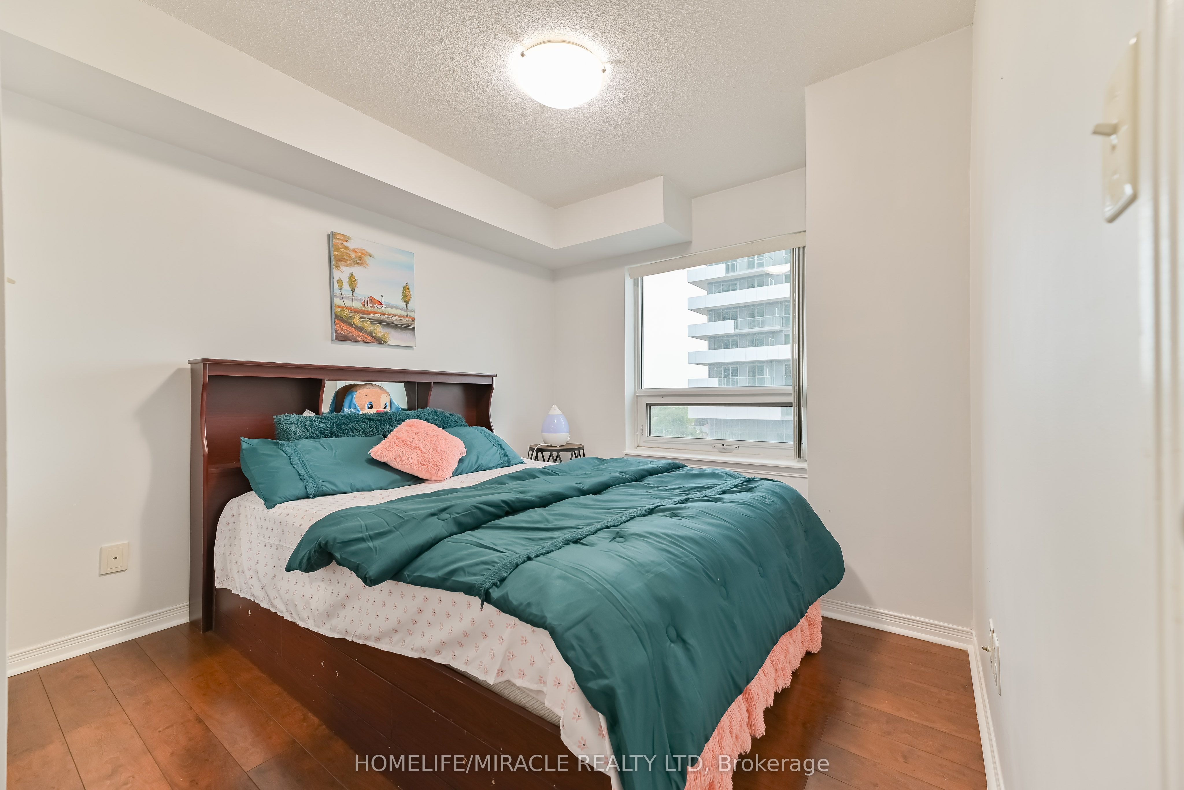 MLS #W12371737 image #16