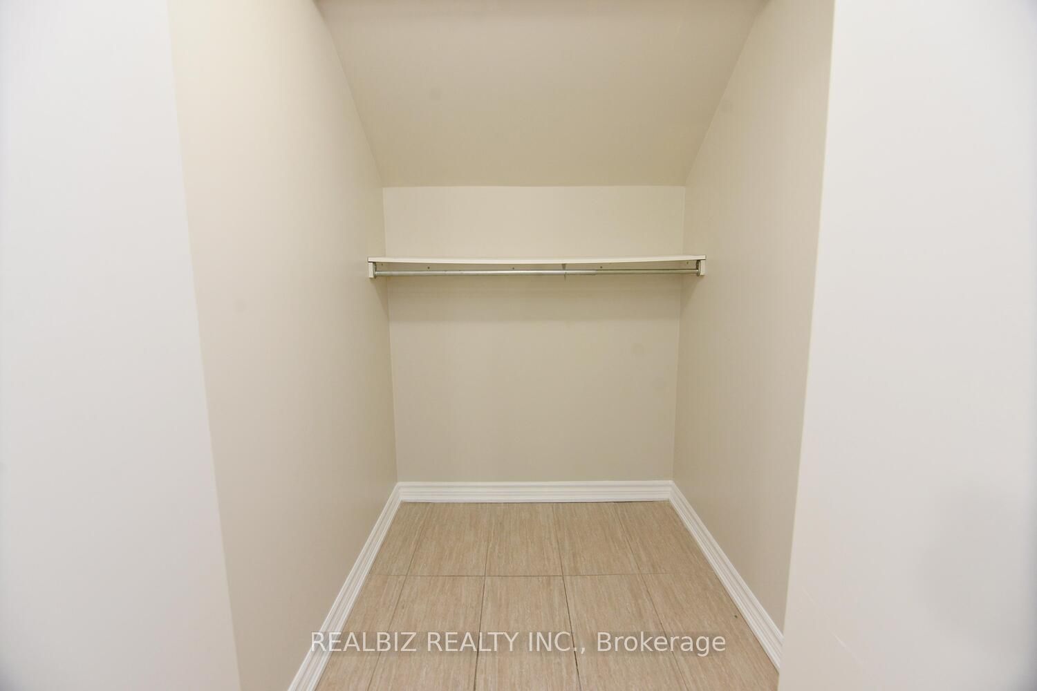 MLS #W12372038 image #27