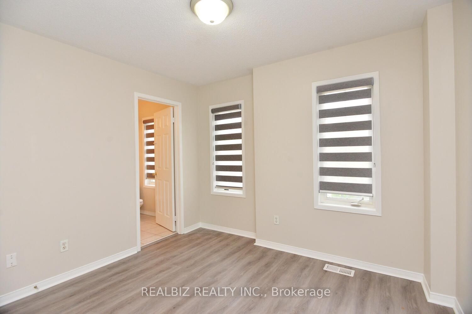 MLS #W12372038 image #4