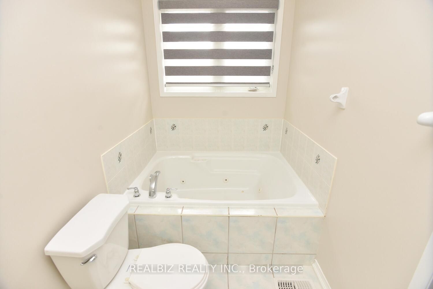 MLS #W12372038 image #41