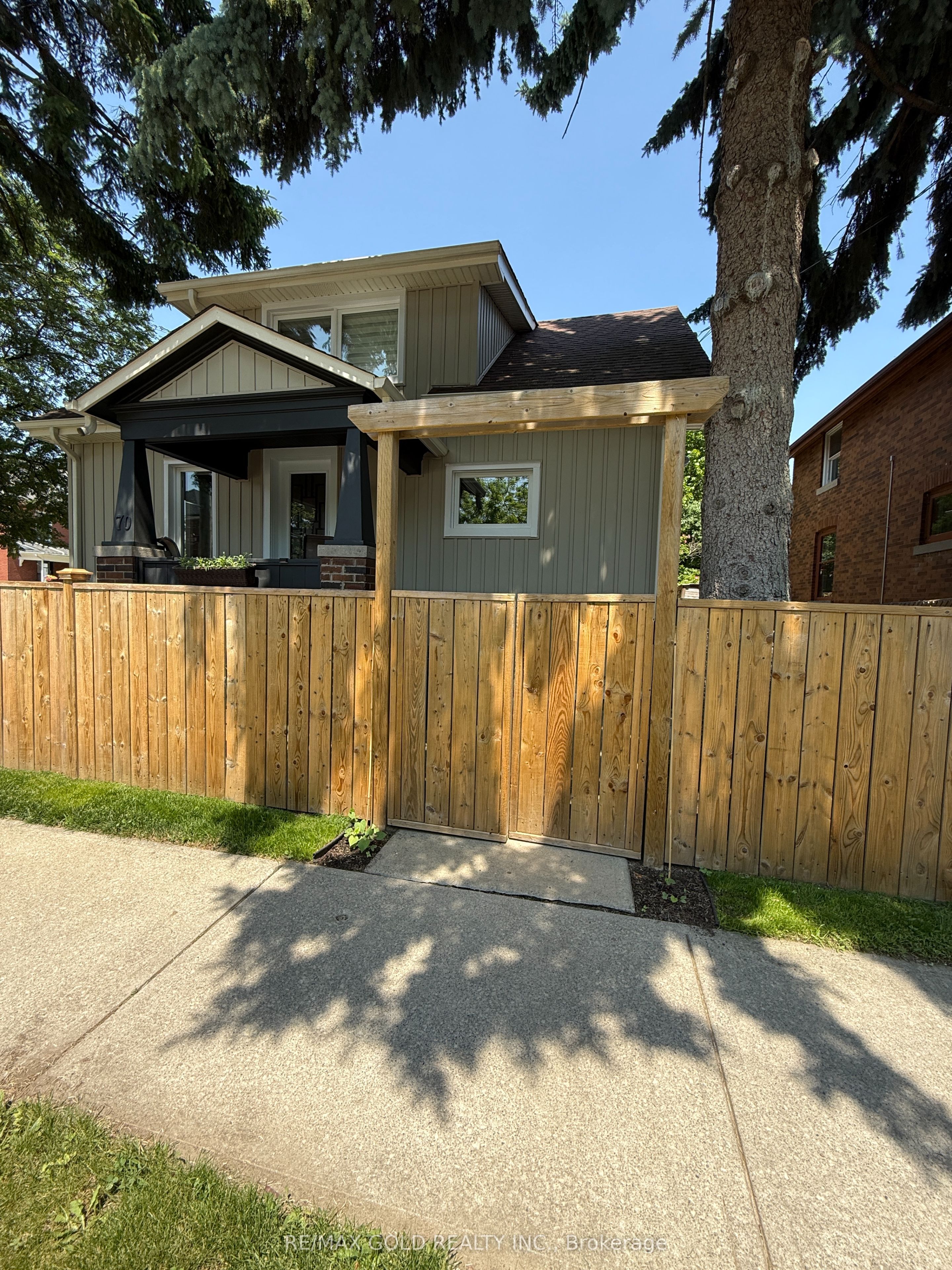 MLS #W12372426 image #1