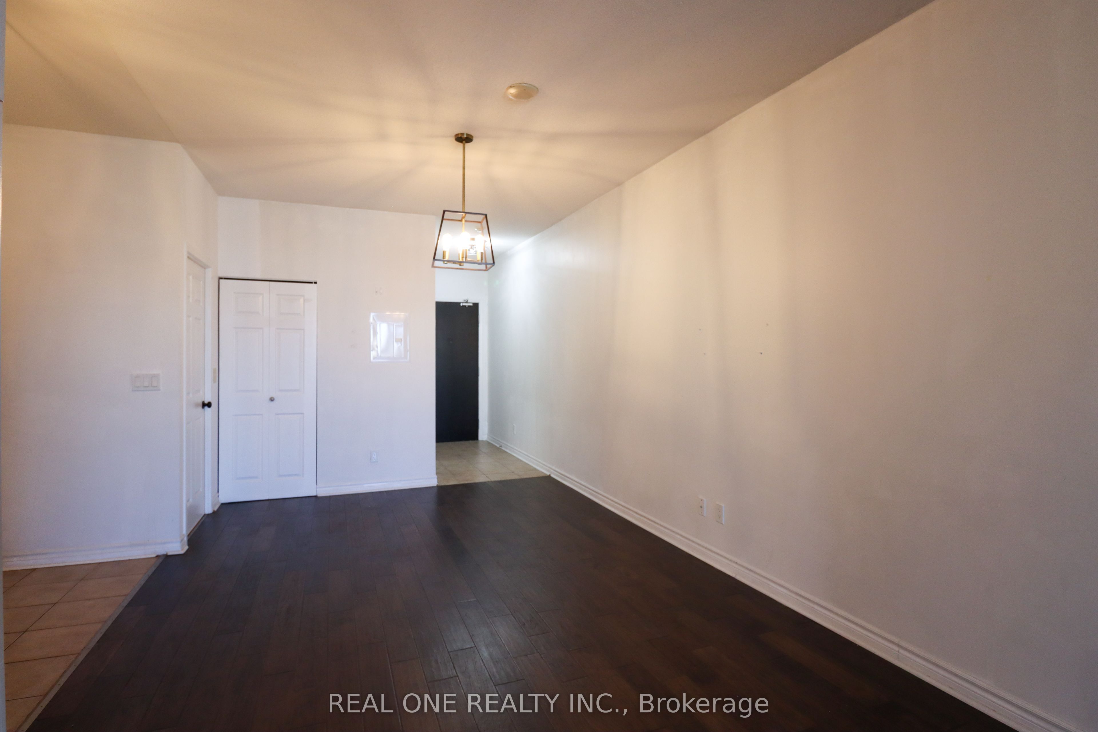 MLS #W12373102 image #10