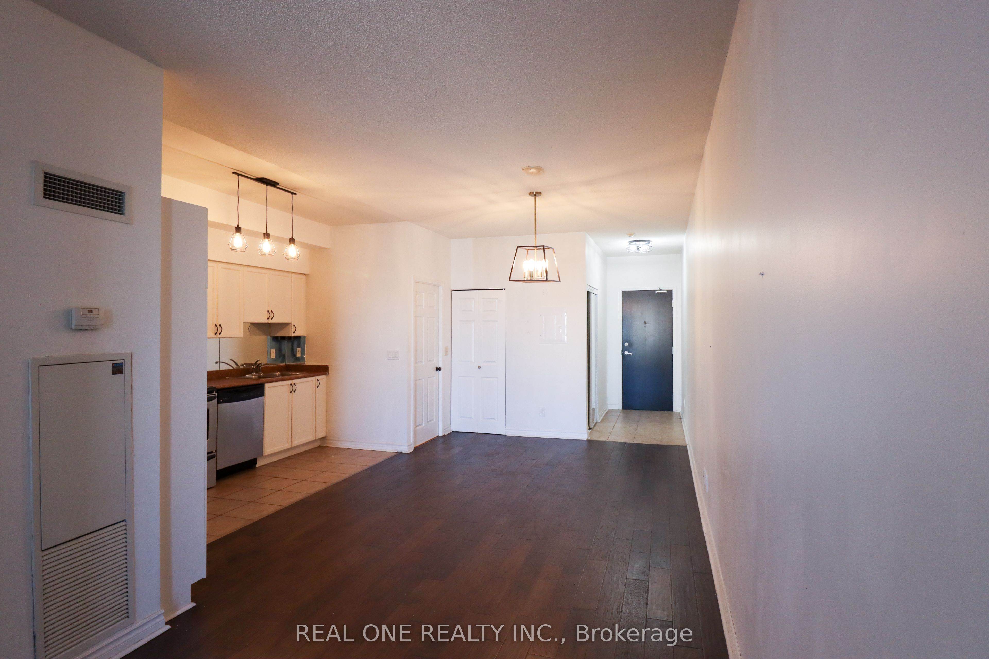 MLS #W12373102 image #11