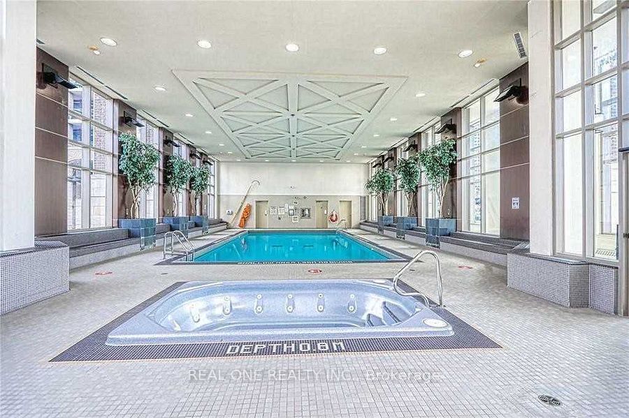 MLS #W12373102 image #22