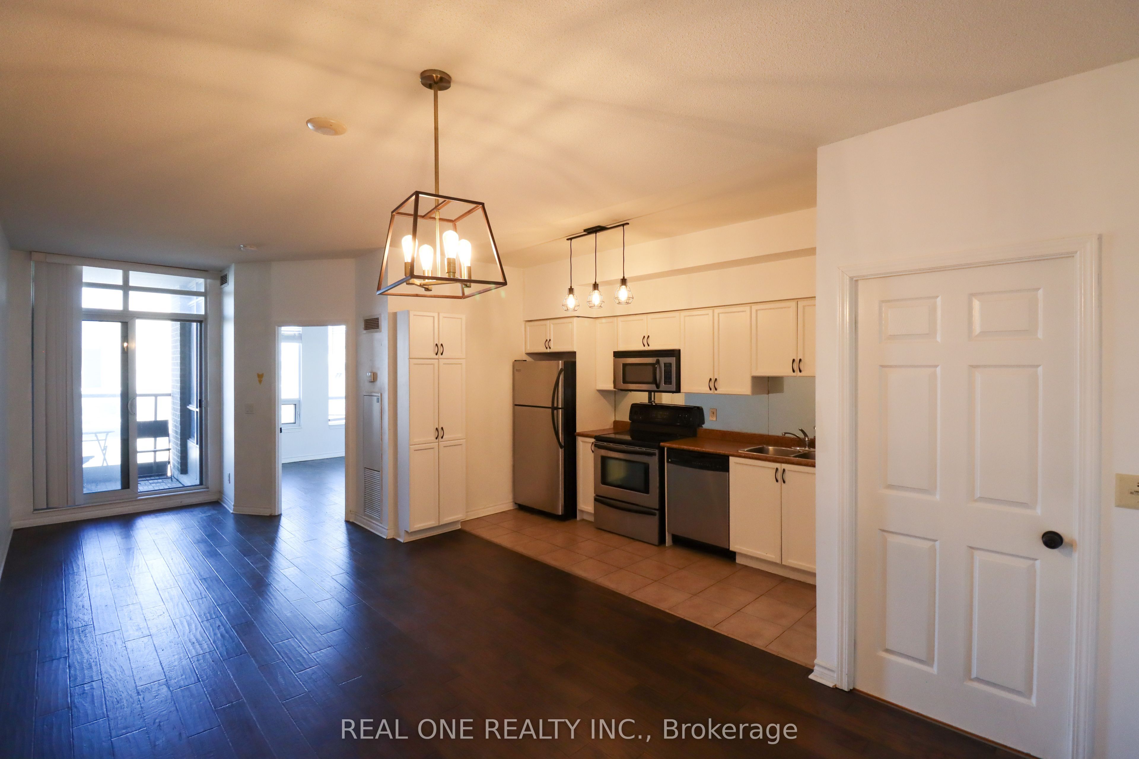 MLS #W12373102 image #7