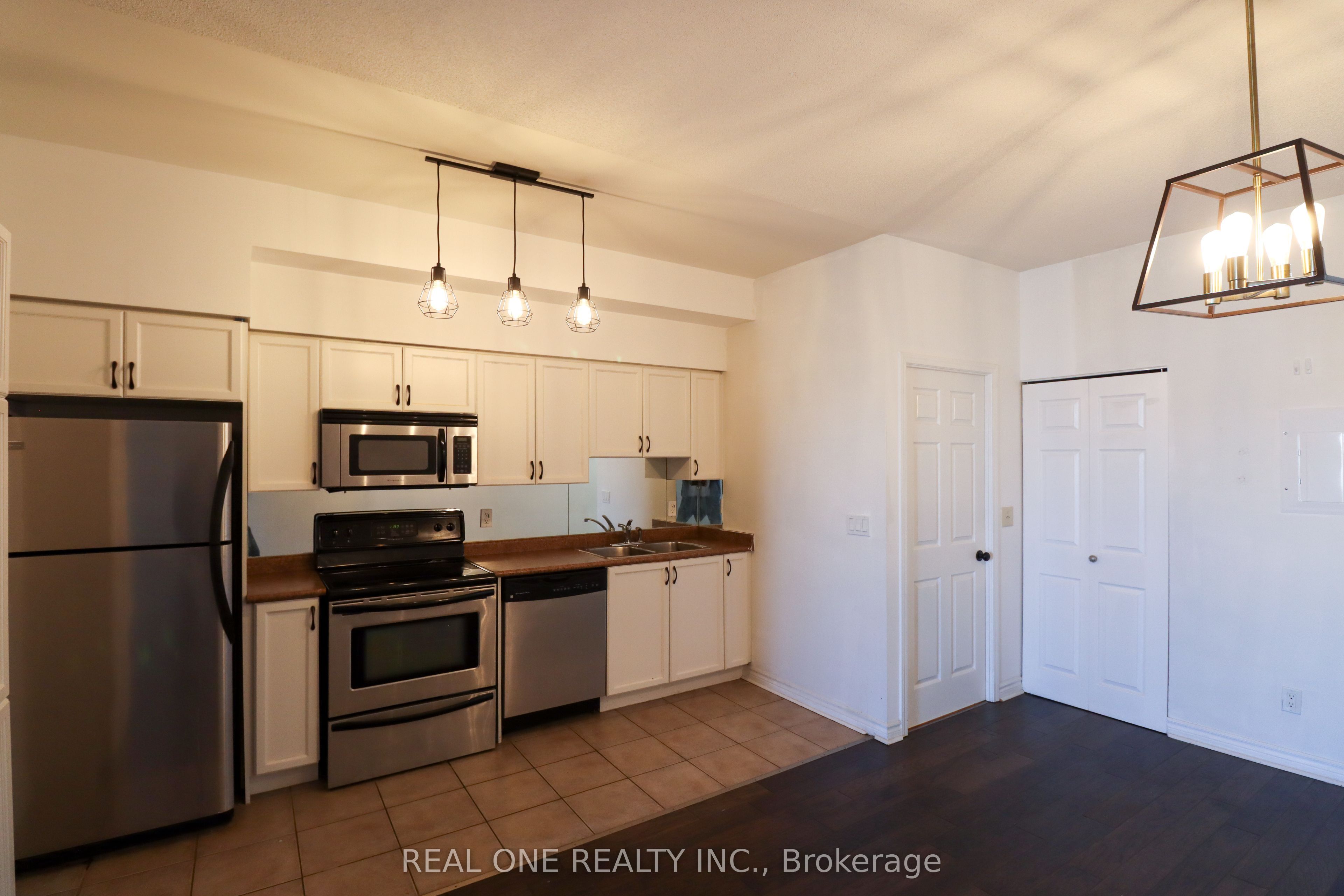 MLS #W12373102 image #8