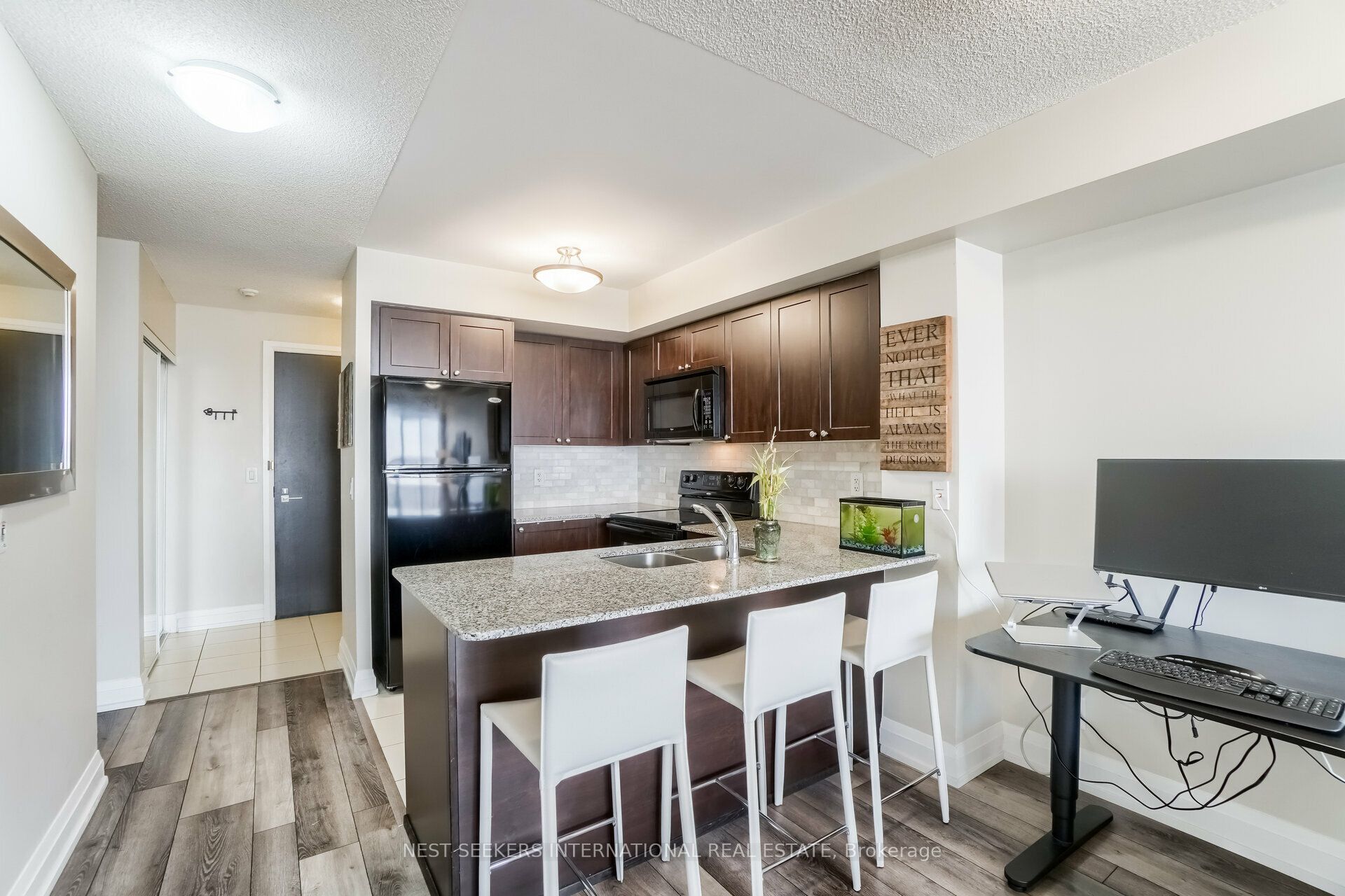 MLS #W12375726 image #2