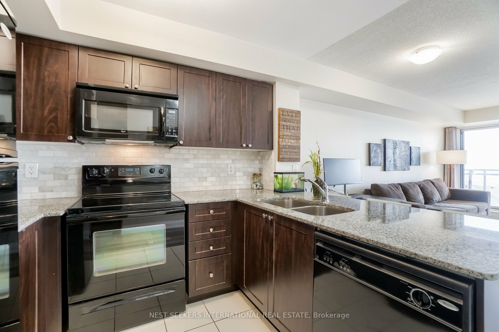 MLS #W12375726 image #3