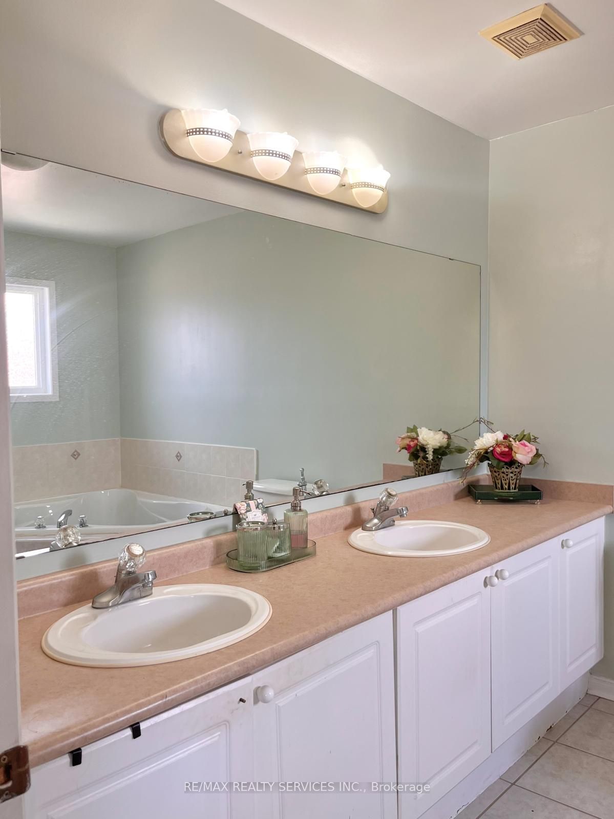 MLS #W12376031 image #7