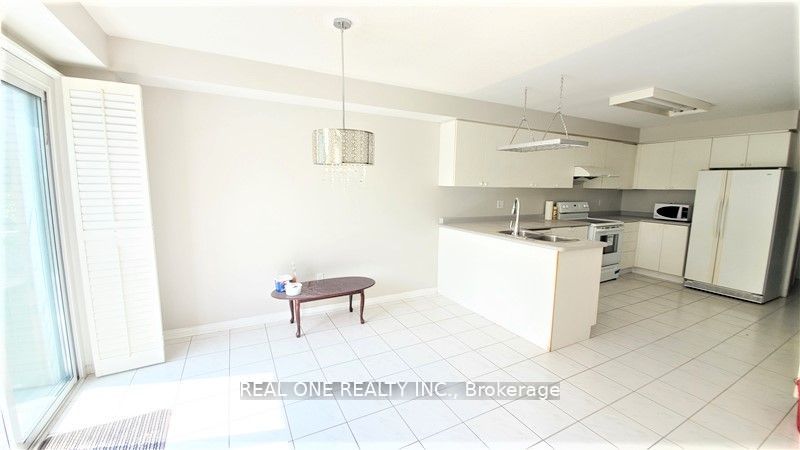 MLS #W12376082 image #7