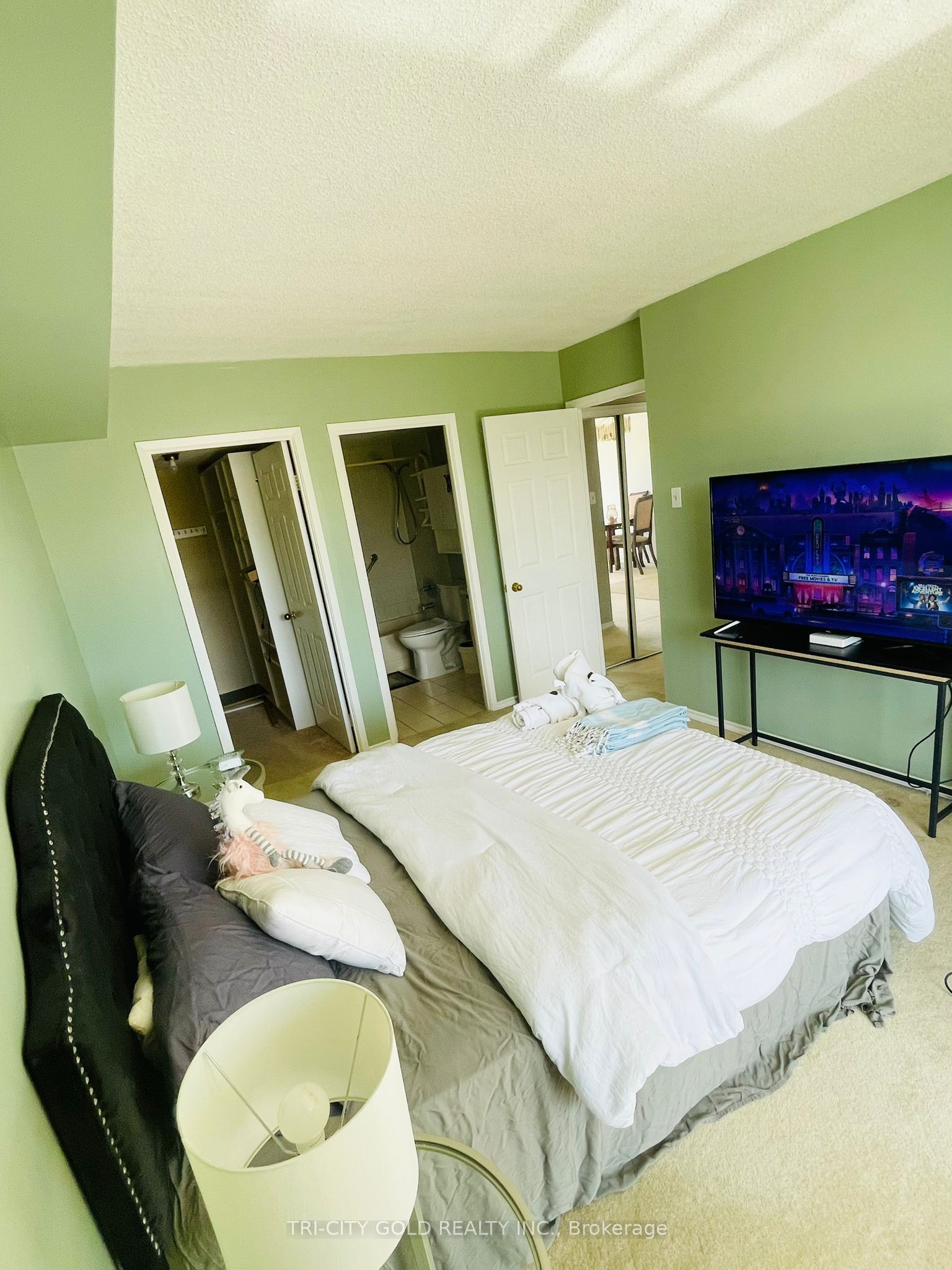 MLS #W12376283 image #3