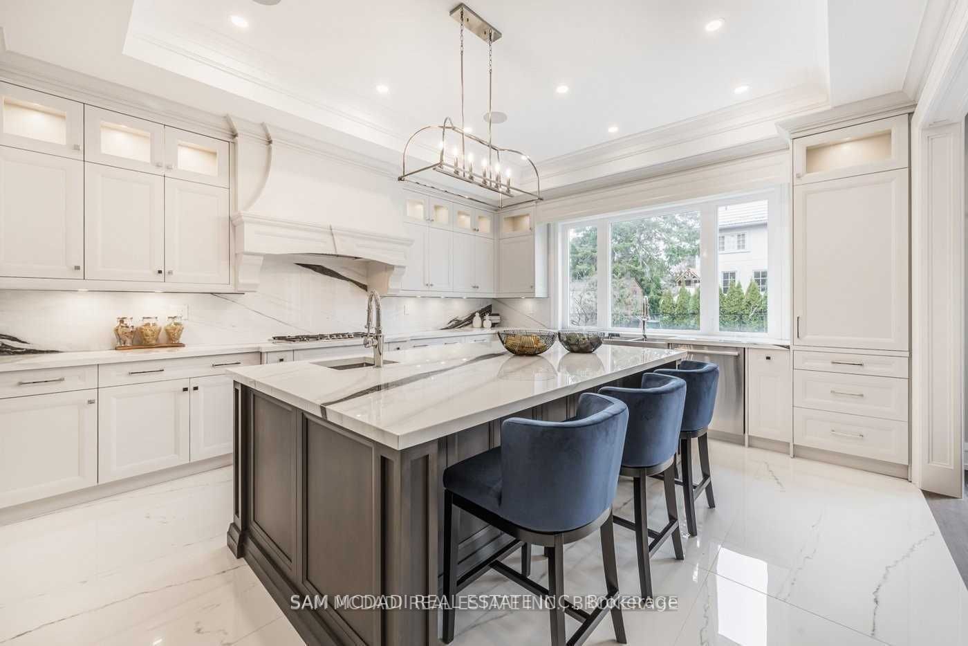 MLS #W12376444 image #10