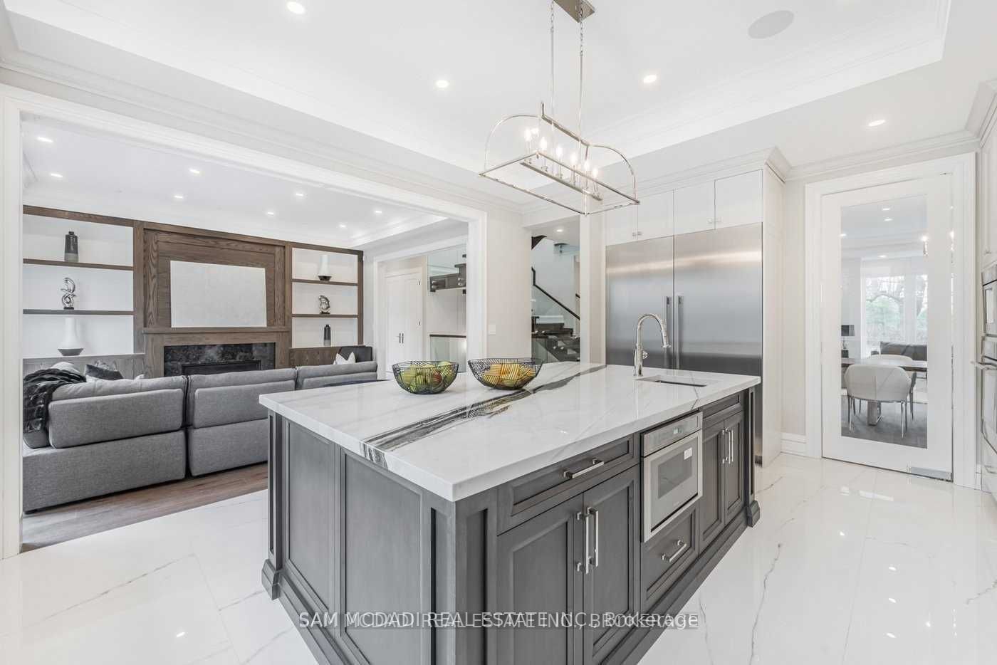 MLS #W12376444 image #11