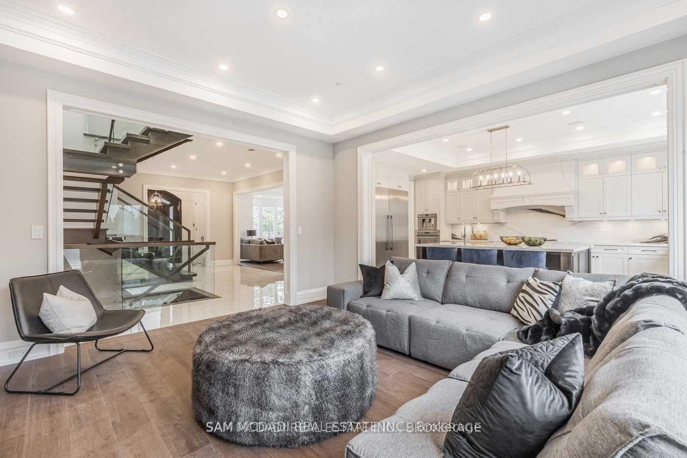 MLS #W12376444 image #13