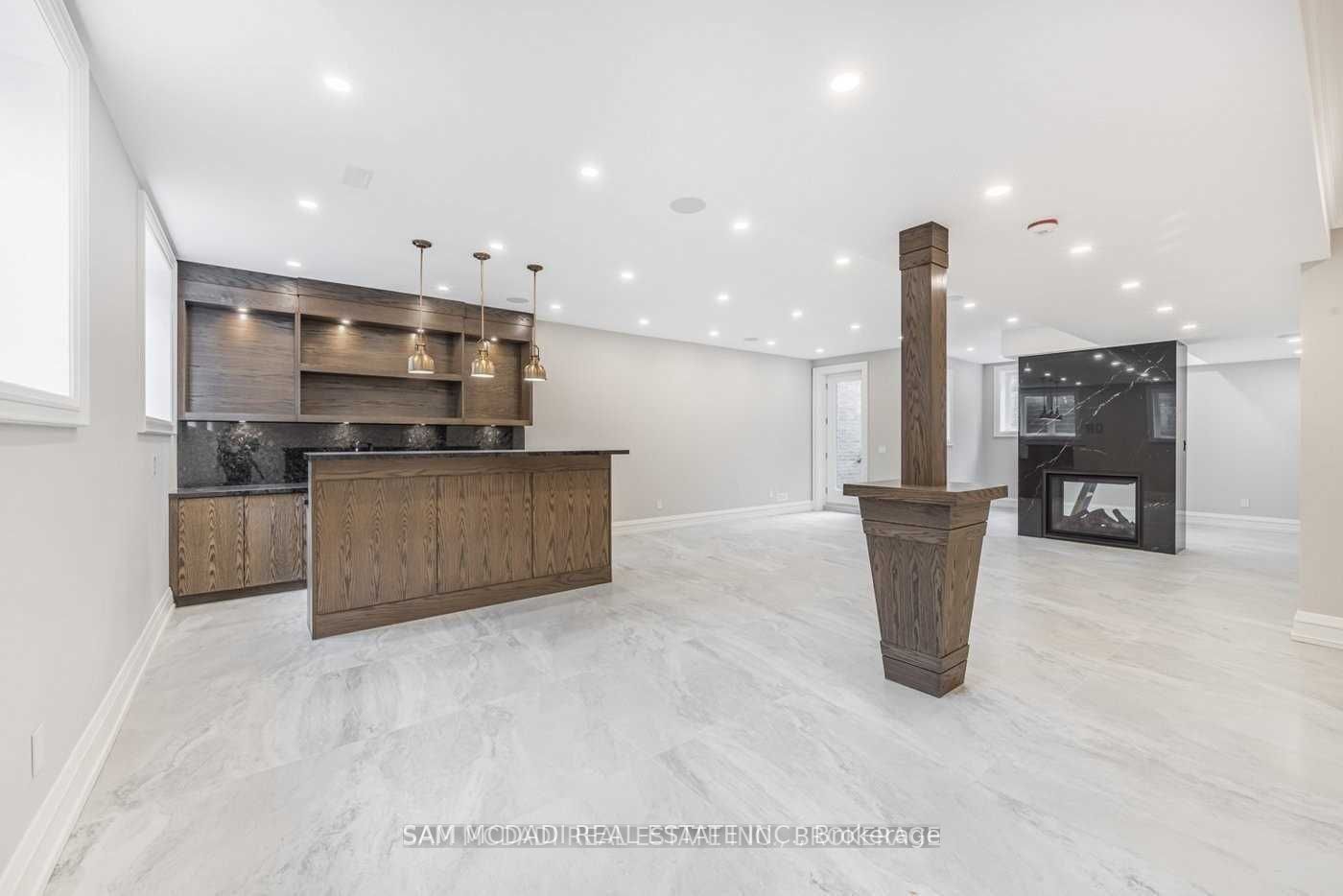 MLS #W12376444 image #33