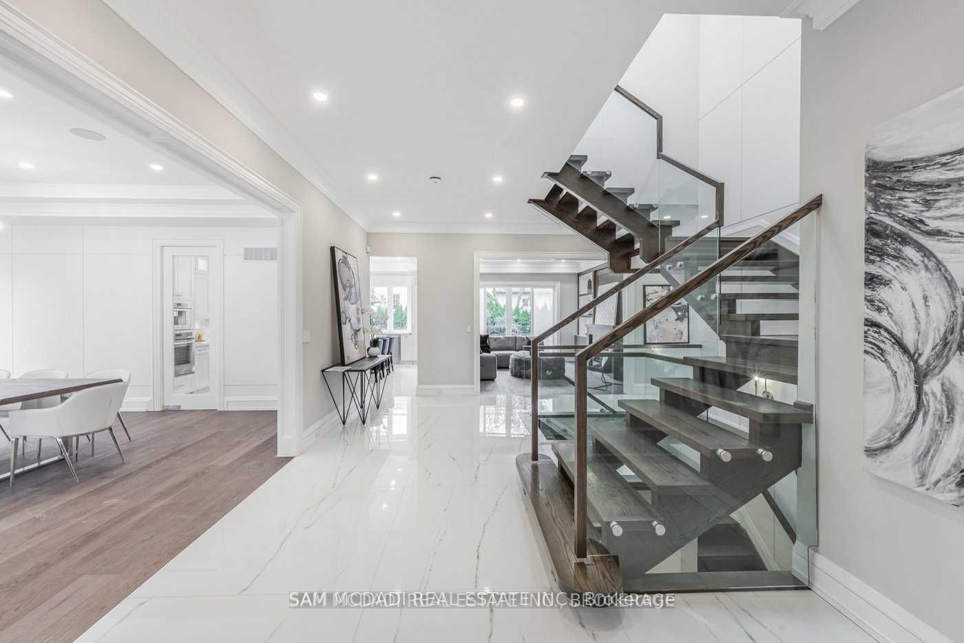 MLS #W12376444 image #7