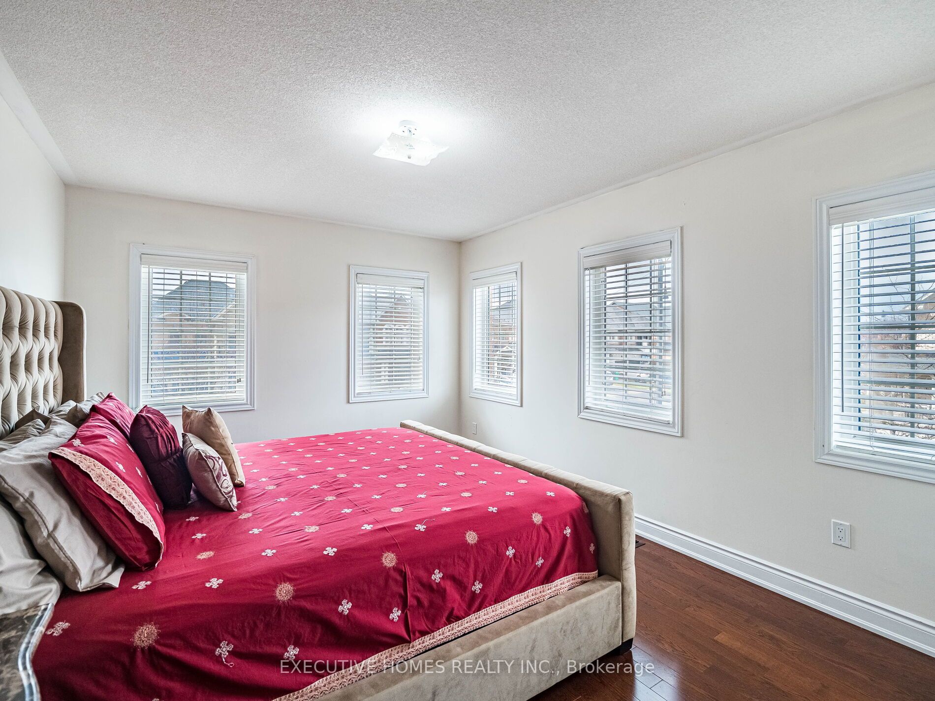 MLS #W12377189 image #17