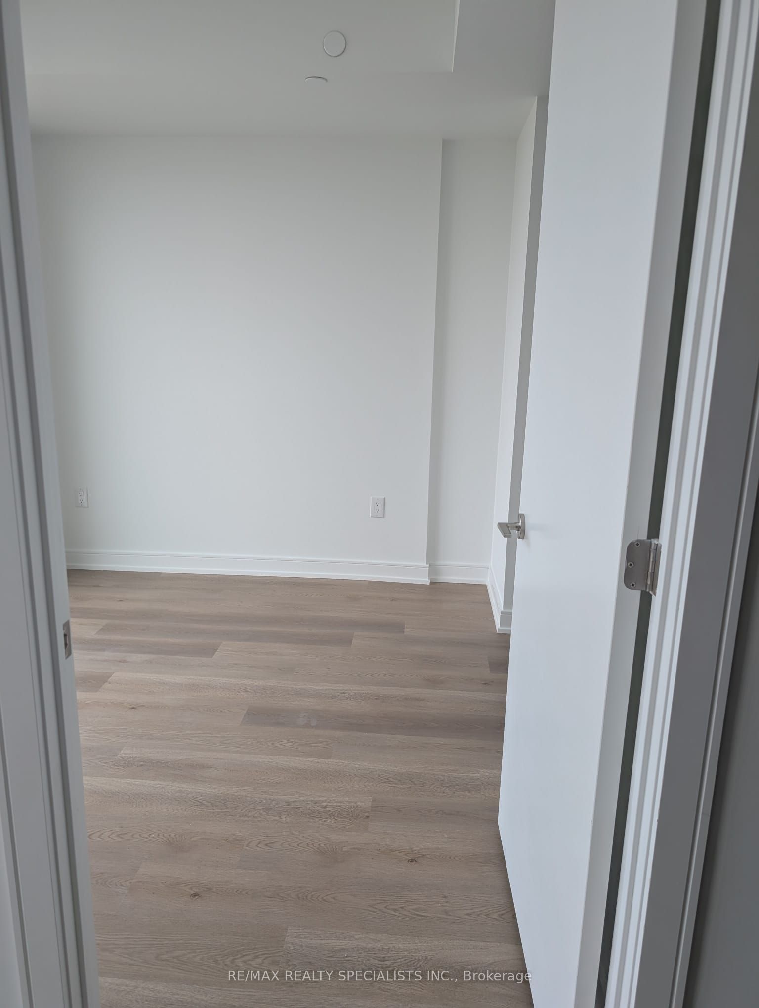 MLS #W12377501 image #7