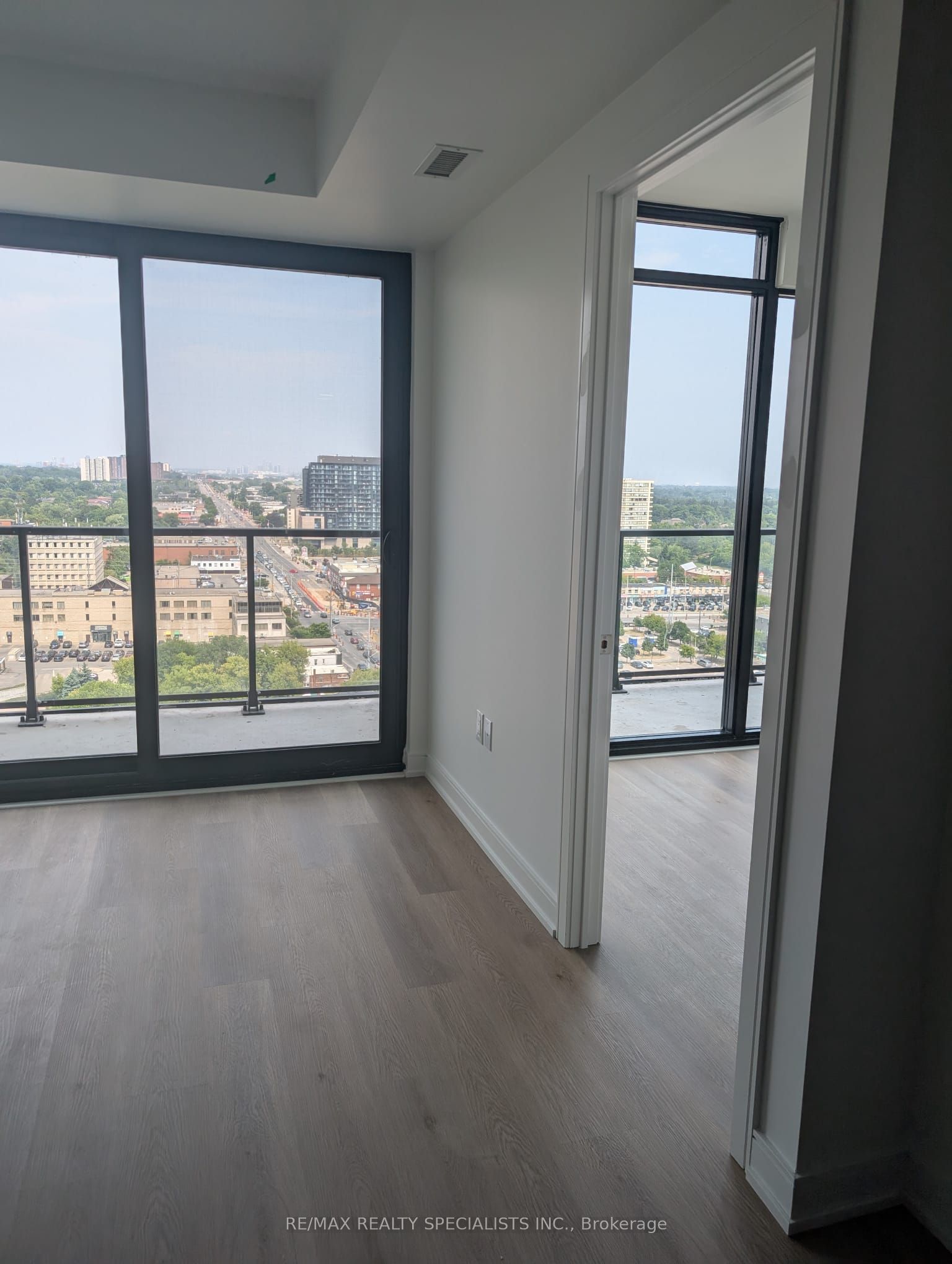 MLS #W12377501 image #9