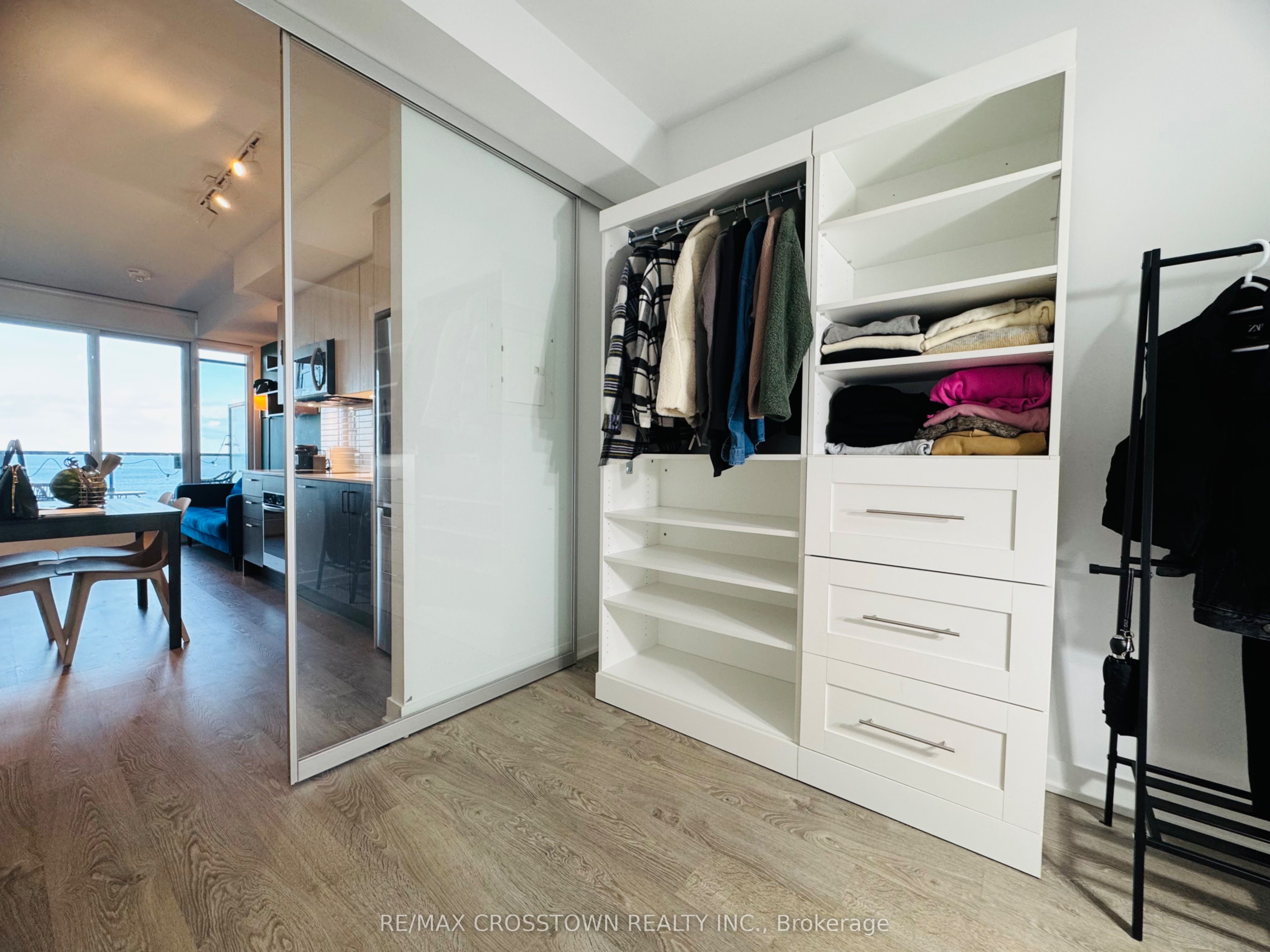 MLS #W12378221 image #16