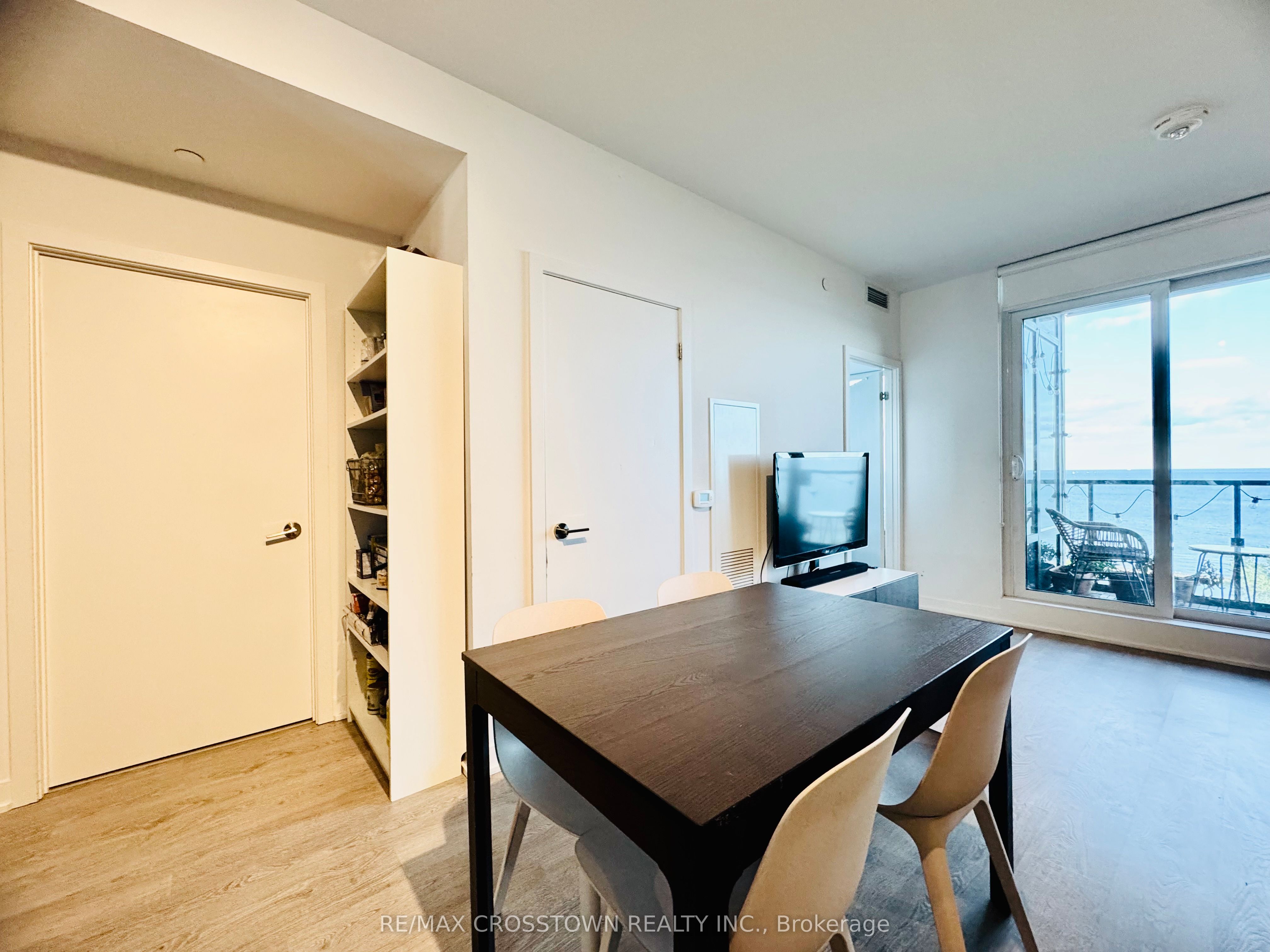 MLS #W12378221 image #8