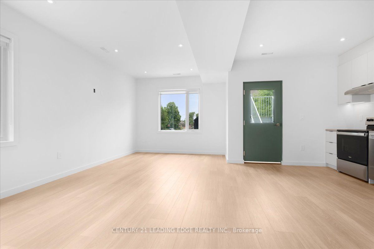 MLS #W12380821 image #5