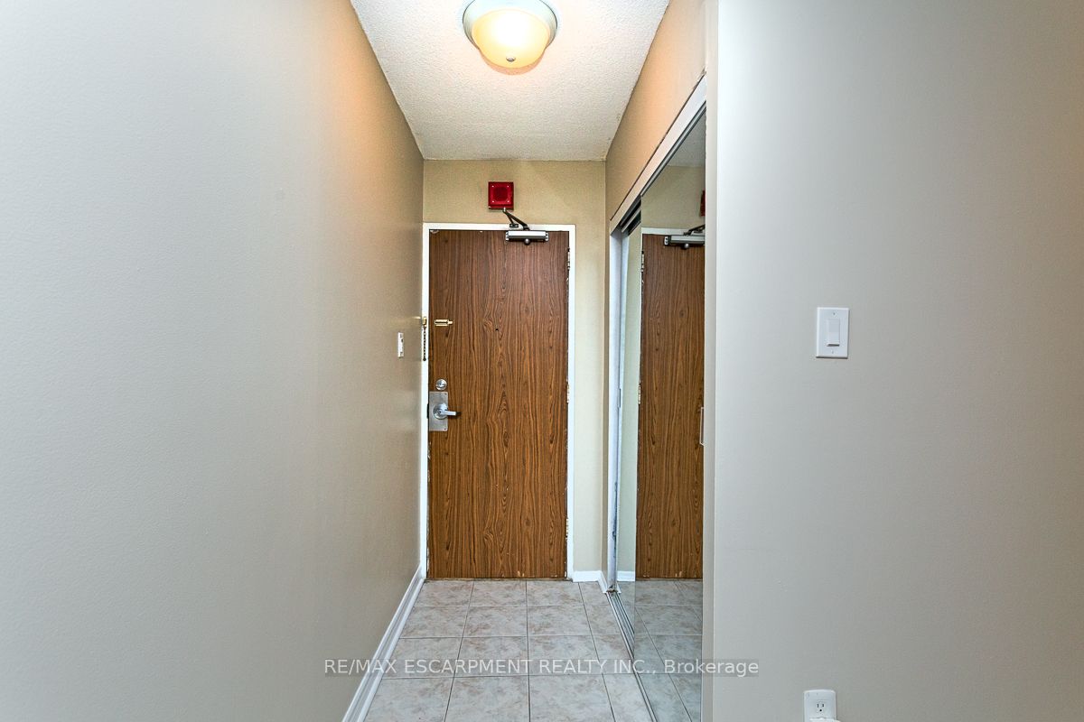 MLS #W12381594 image #2