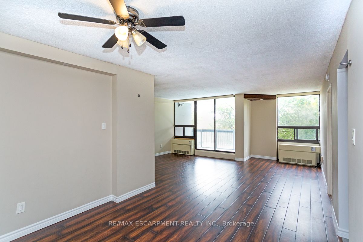 MLS #W12381594 image #6