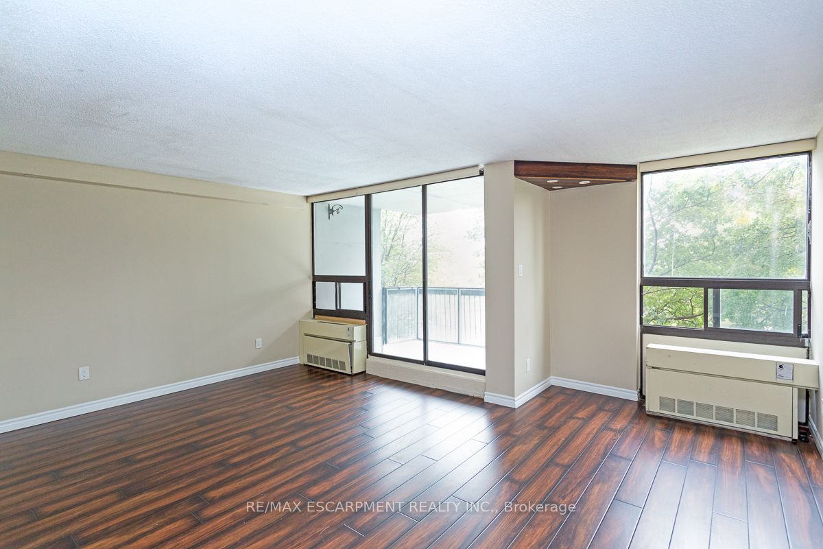 MLS #W12381594 image #8