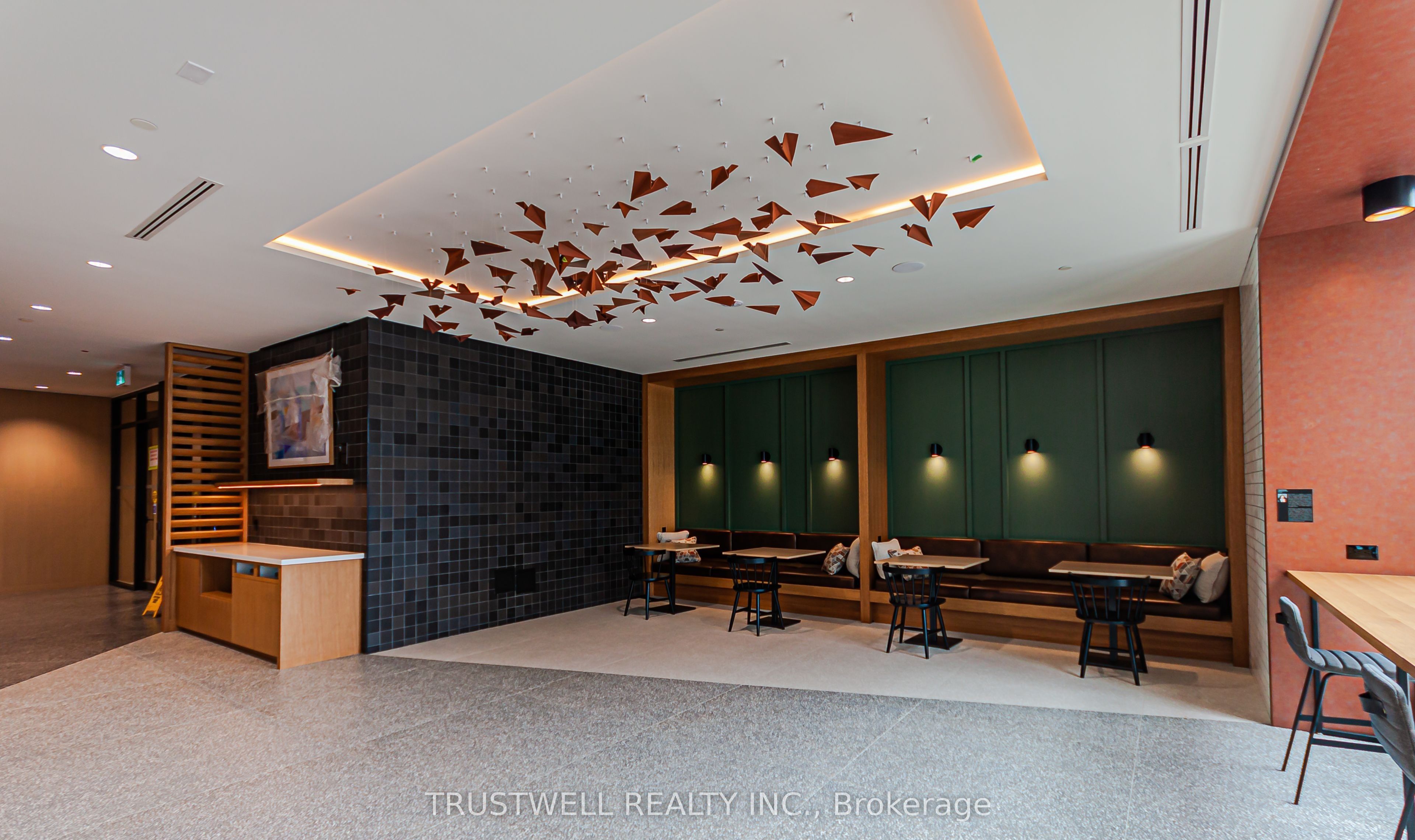 MLS #W12381656 image #10