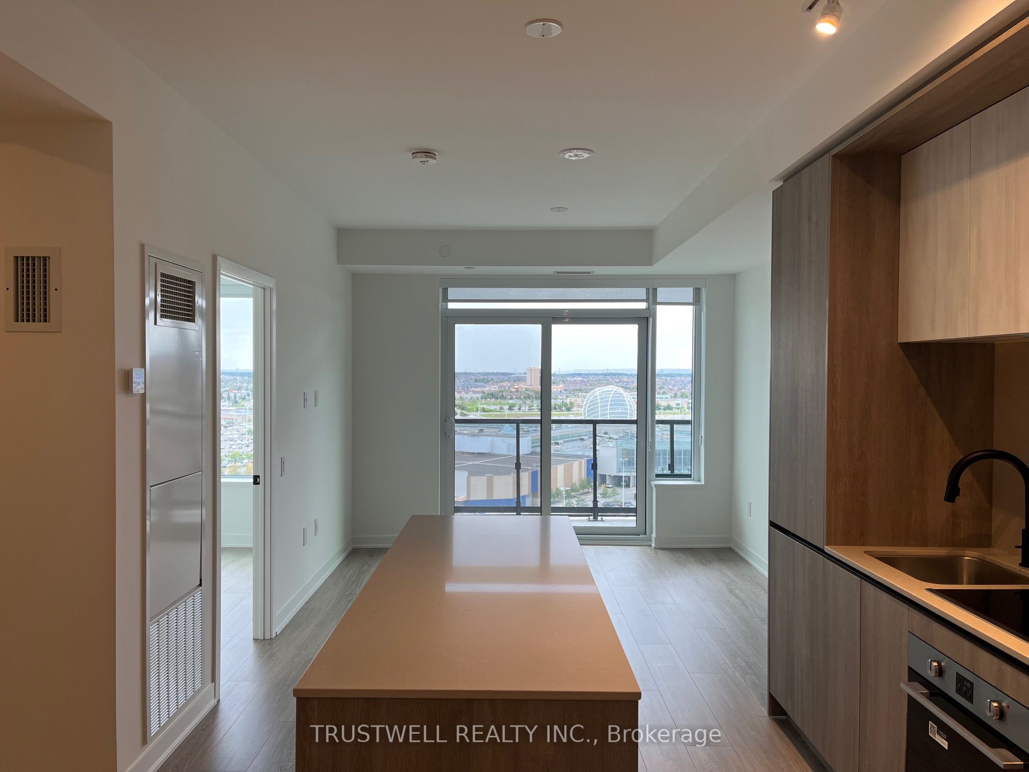 MLS #W12381656 image #3