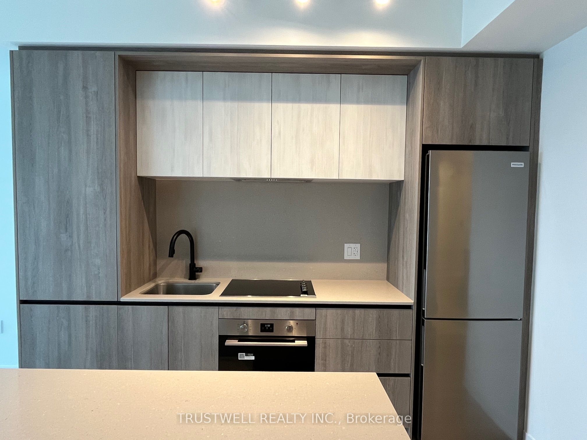 MLS #W12381656 image #6