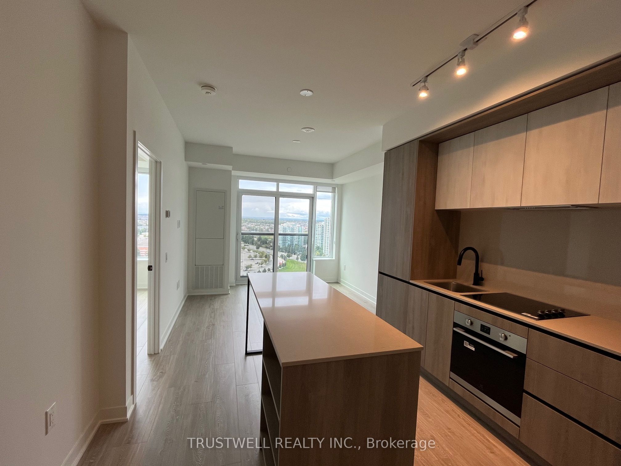 MLS #W12381925 image #7