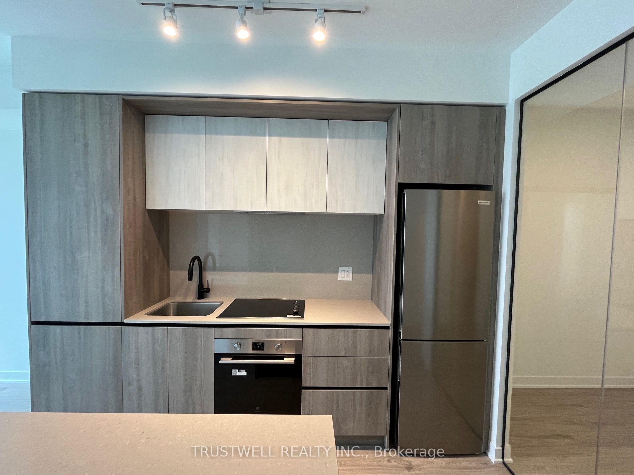 MLS #W12381925 image #8