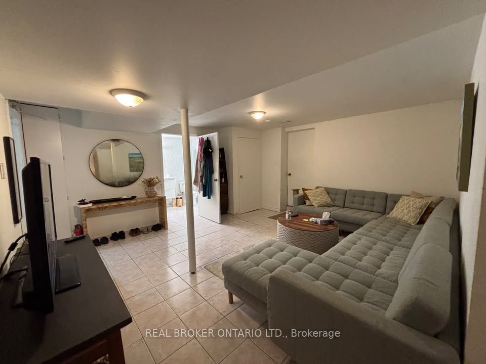 MLS #W12381931 image #5