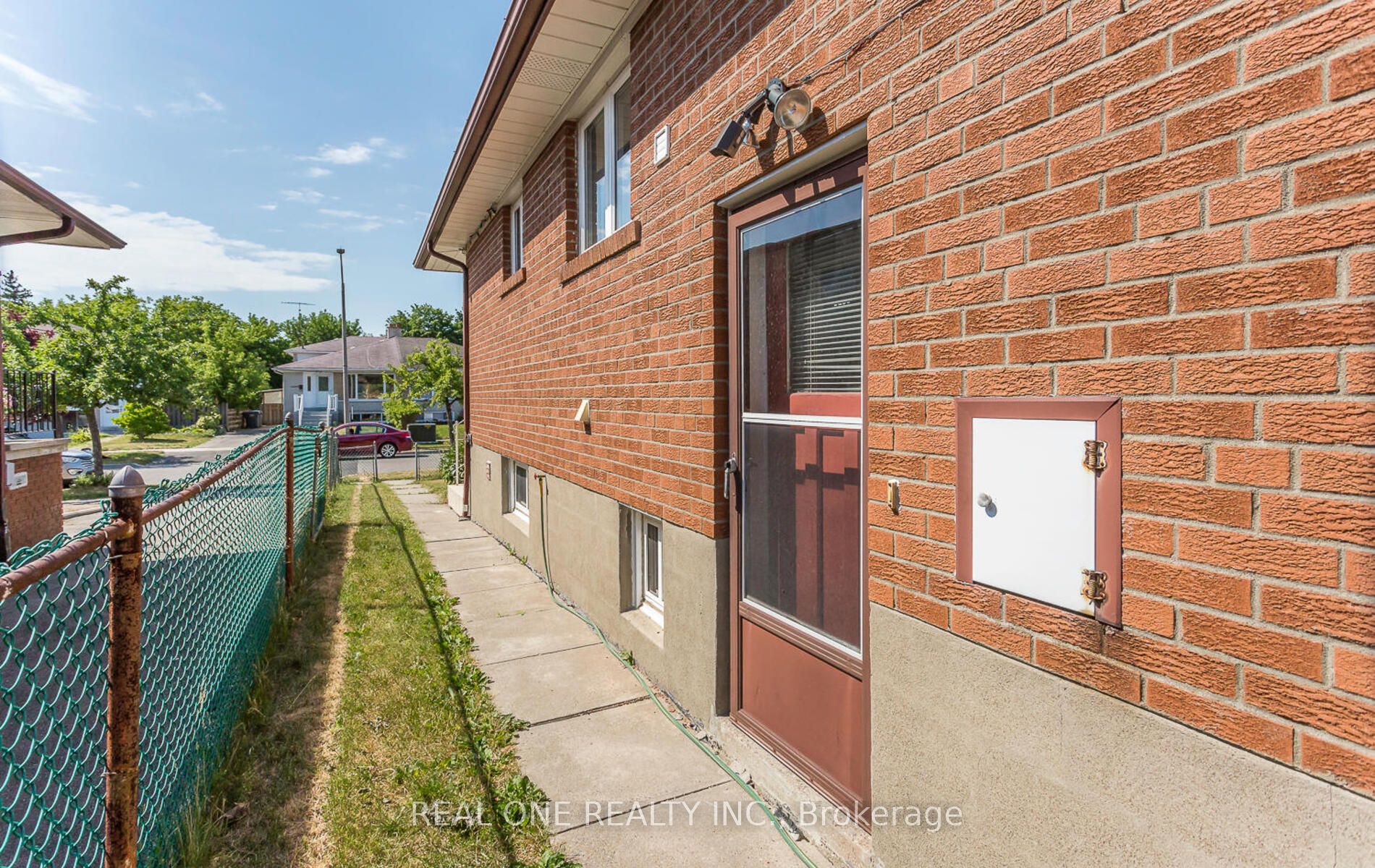 MLS #W12382753 image #2